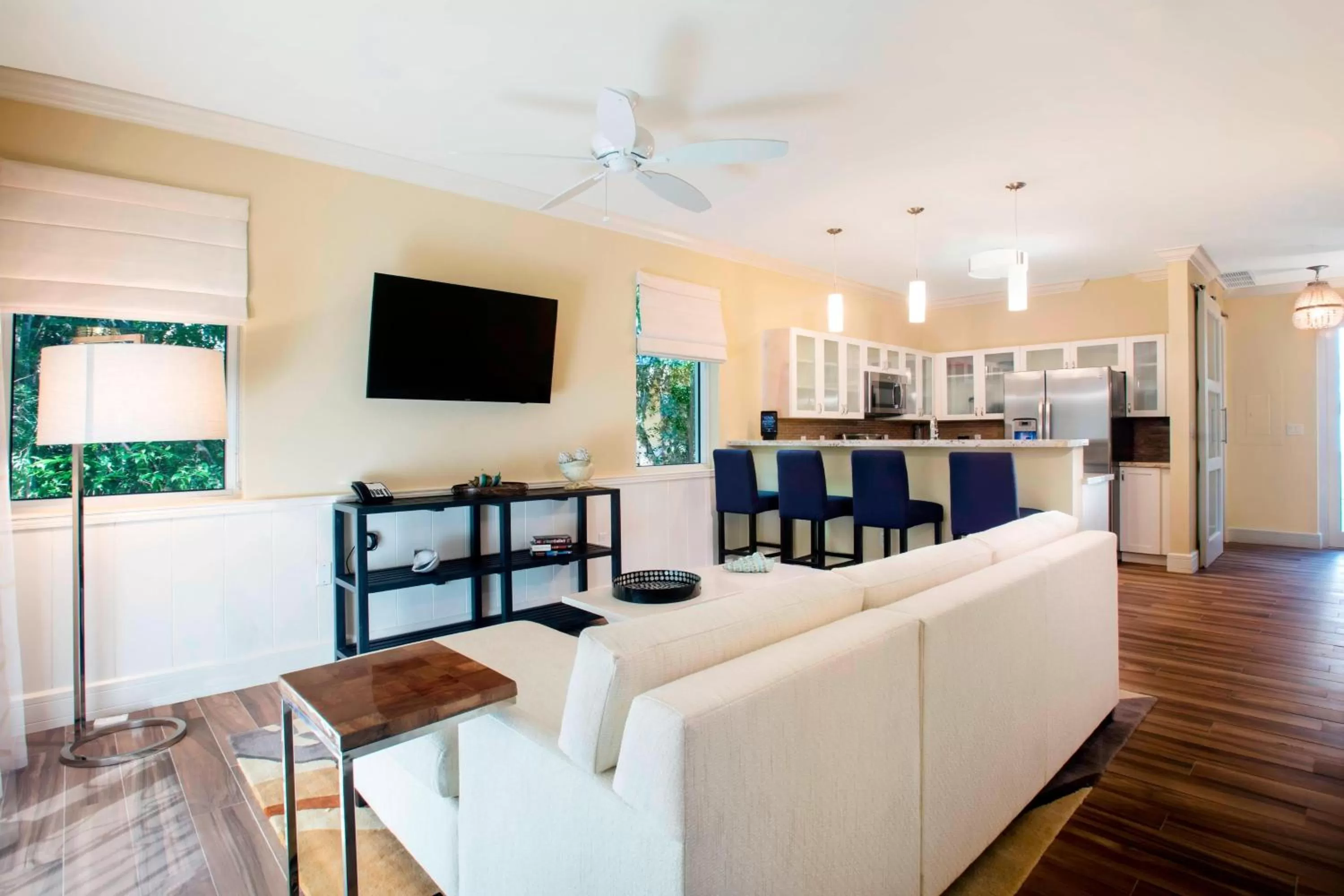 Living room in Playa Largo Resort & Spa, Autograph Collection