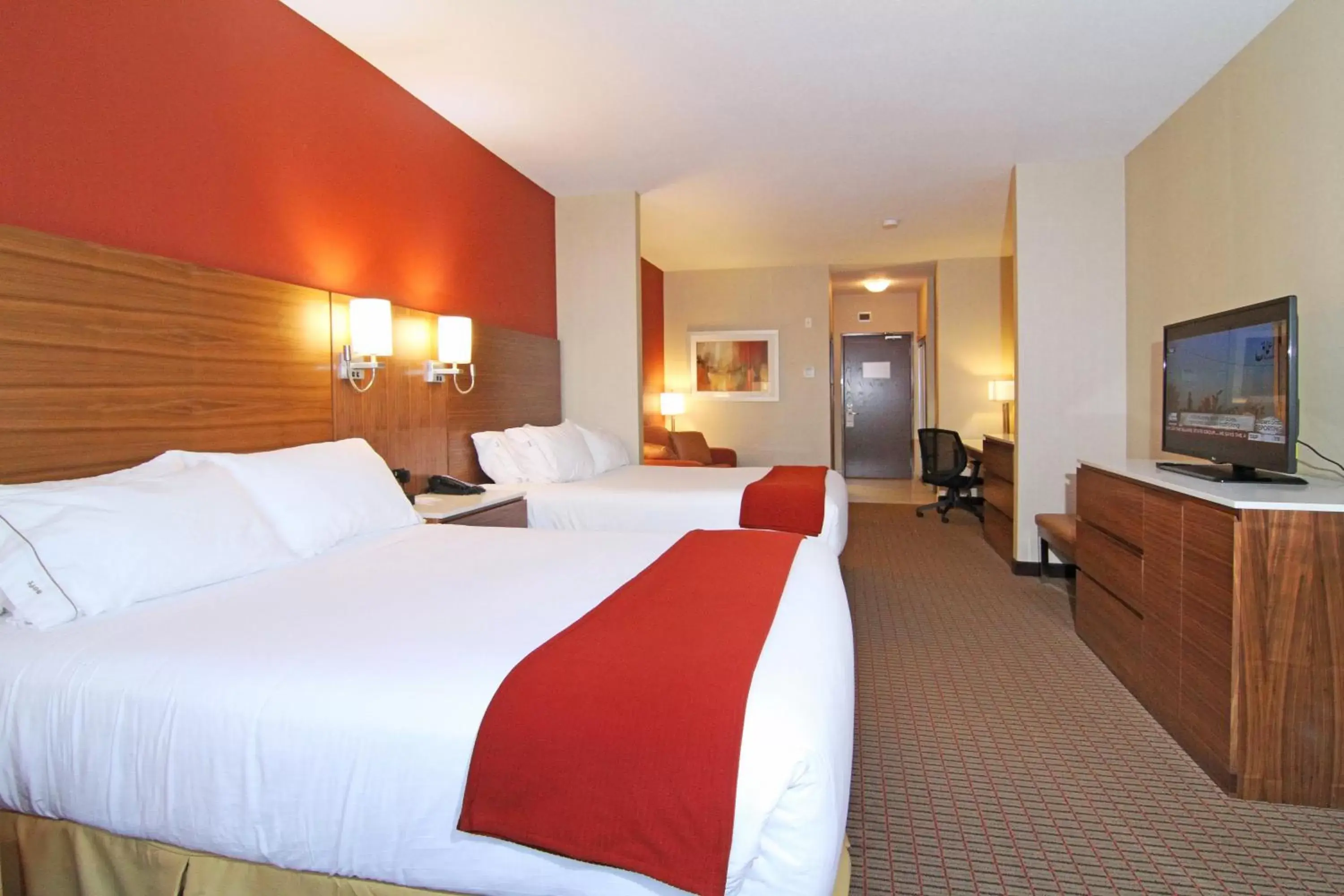 Photo of the whole room, Bed in Holiday Inn Express and Suites Calgary University, an IHG Hotel
