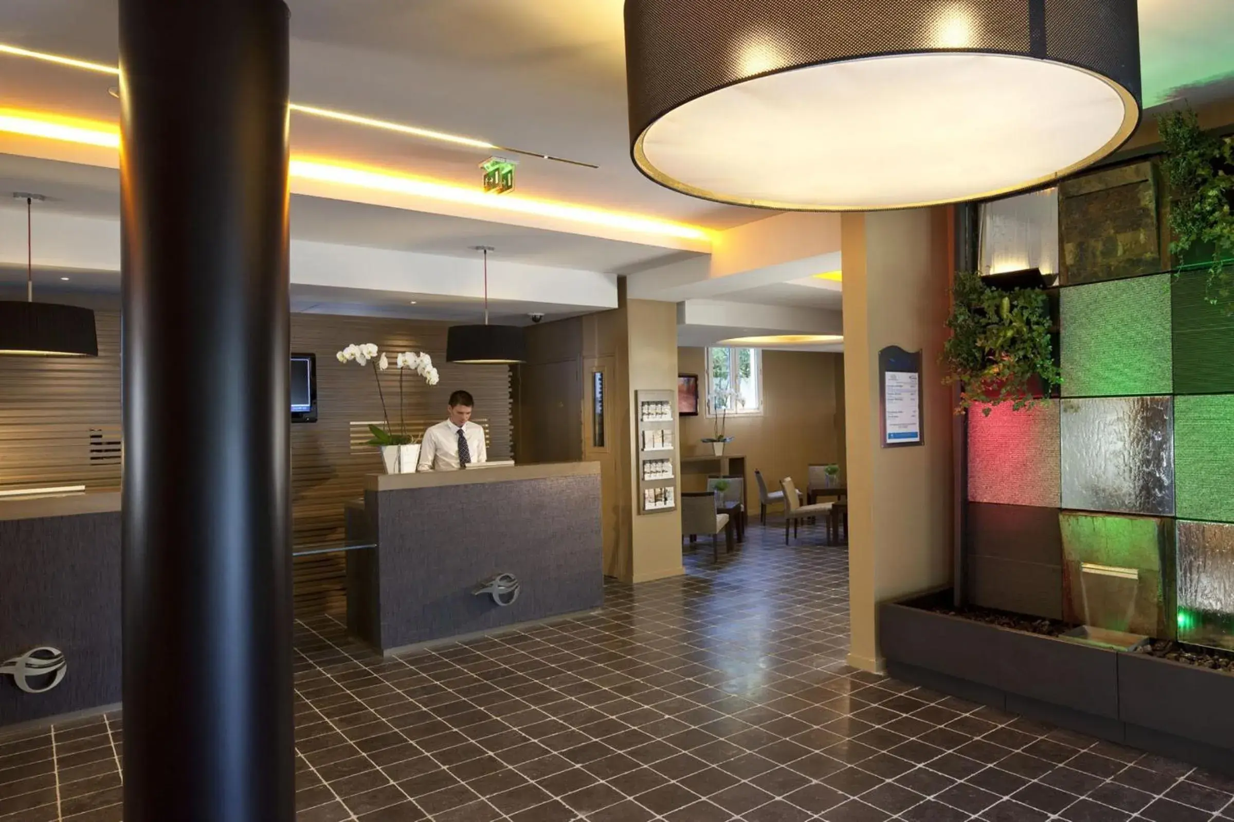 Lobby or reception, Lobby/Reception in Escale Oceania Aix-En-Provence