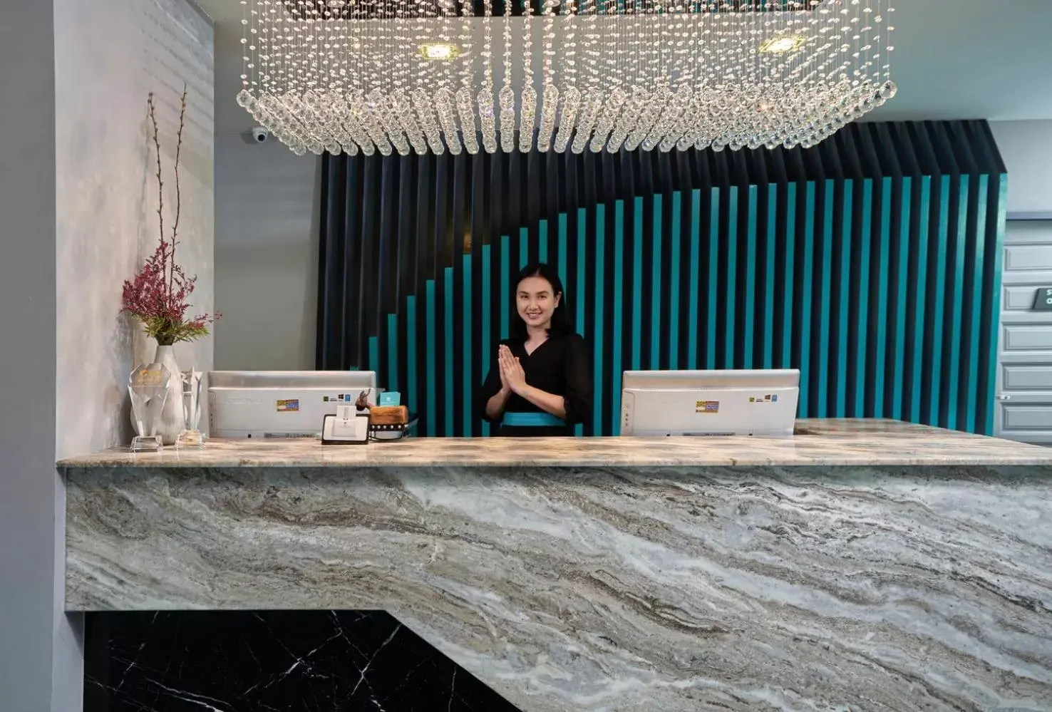 Lobby or reception, Staff in Cross Vibe Chiang Mai Decem Nimman Hotel - formerly X2 Vibe Chiang Mai Decem - SHA Extra Plus