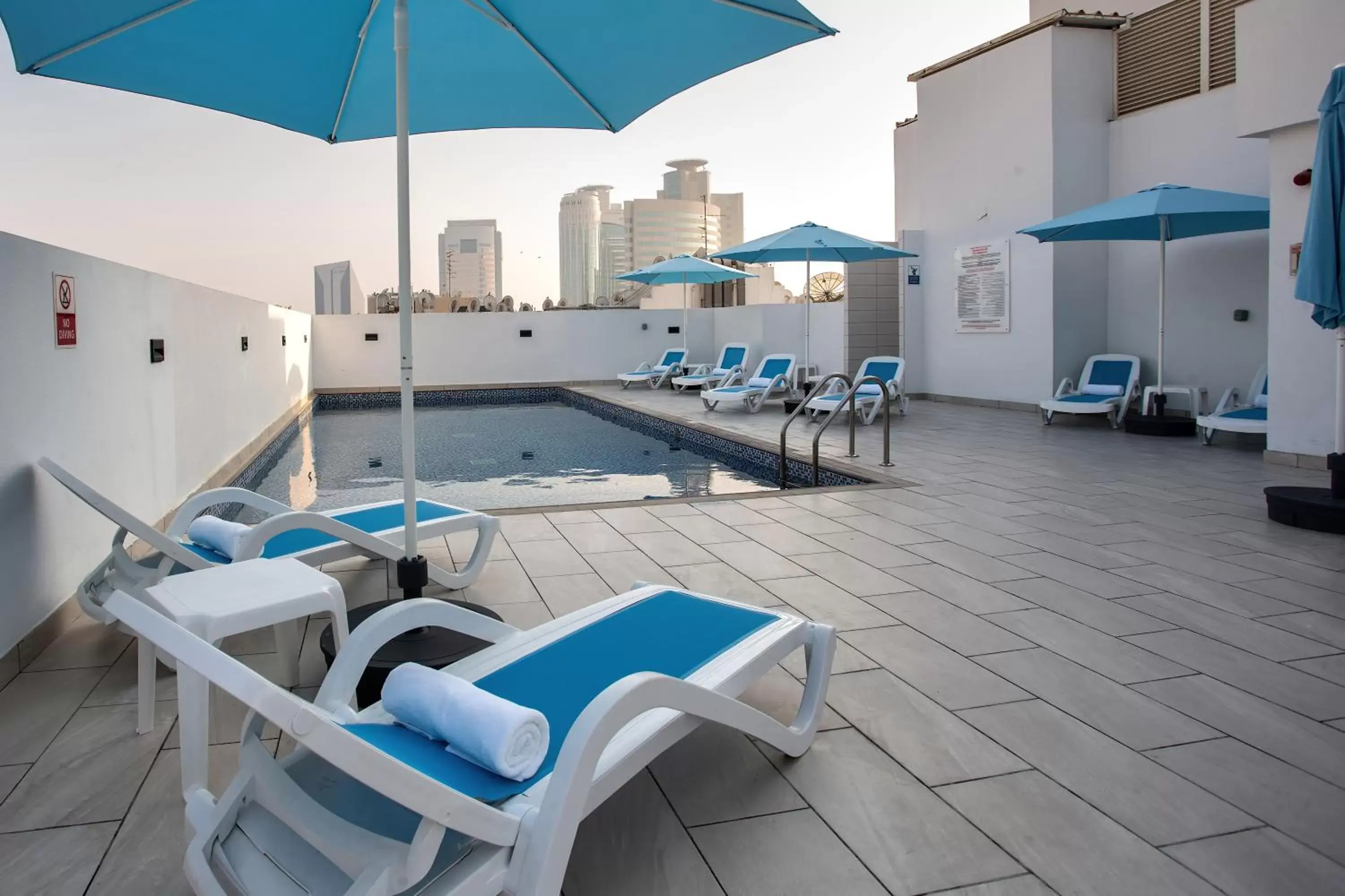 Swimming Pool in City Avenue Al Reqqa Hotel