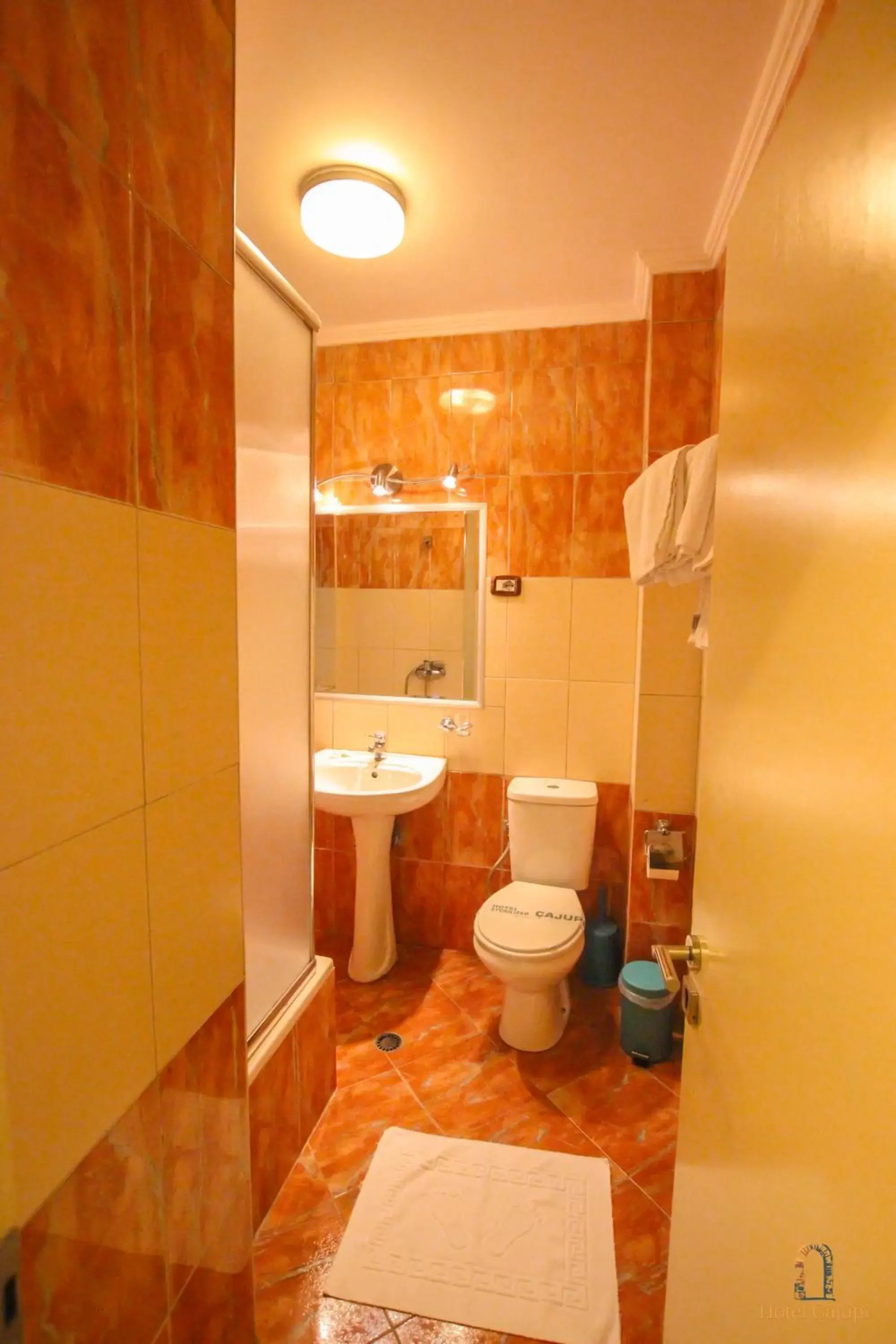 Toilet, Bathroom in Hotel Cajupi