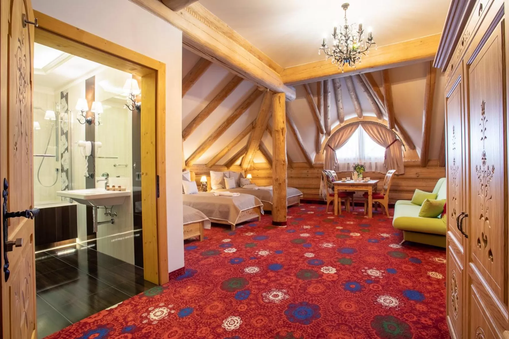 Photo of the whole room, Bed in Dworek Góralski