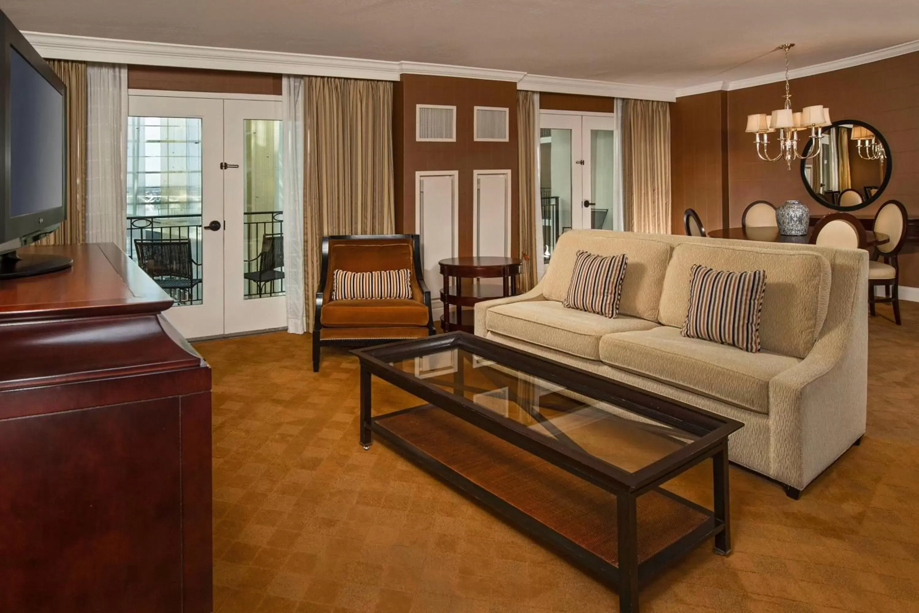 Bedroom, Seating Area in Gaylord National Resort & Convention Center