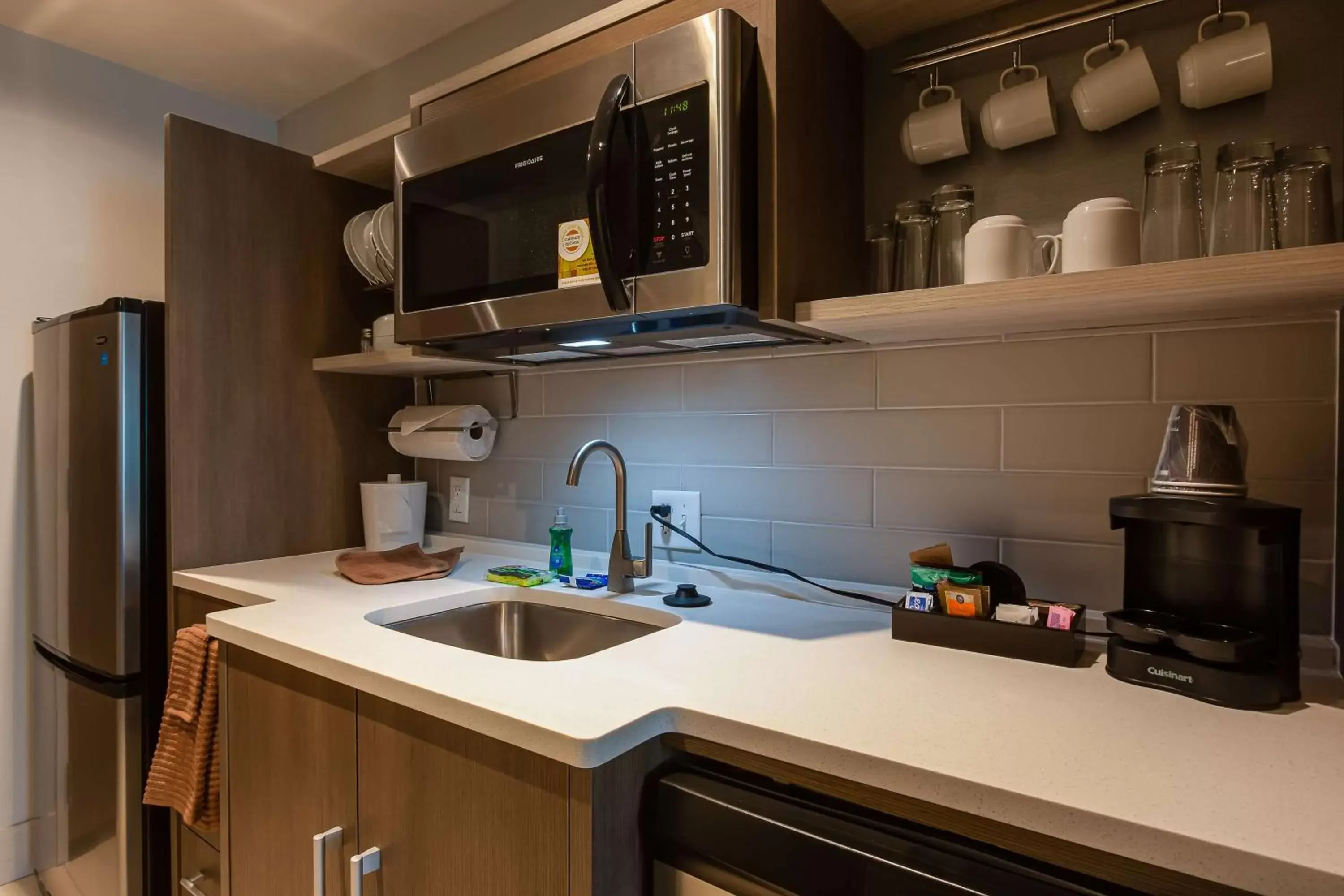 Kitchen or kitchenette, Kitchen/Kitchenette in Home2 Suites By Hilton Nashville Bellevue