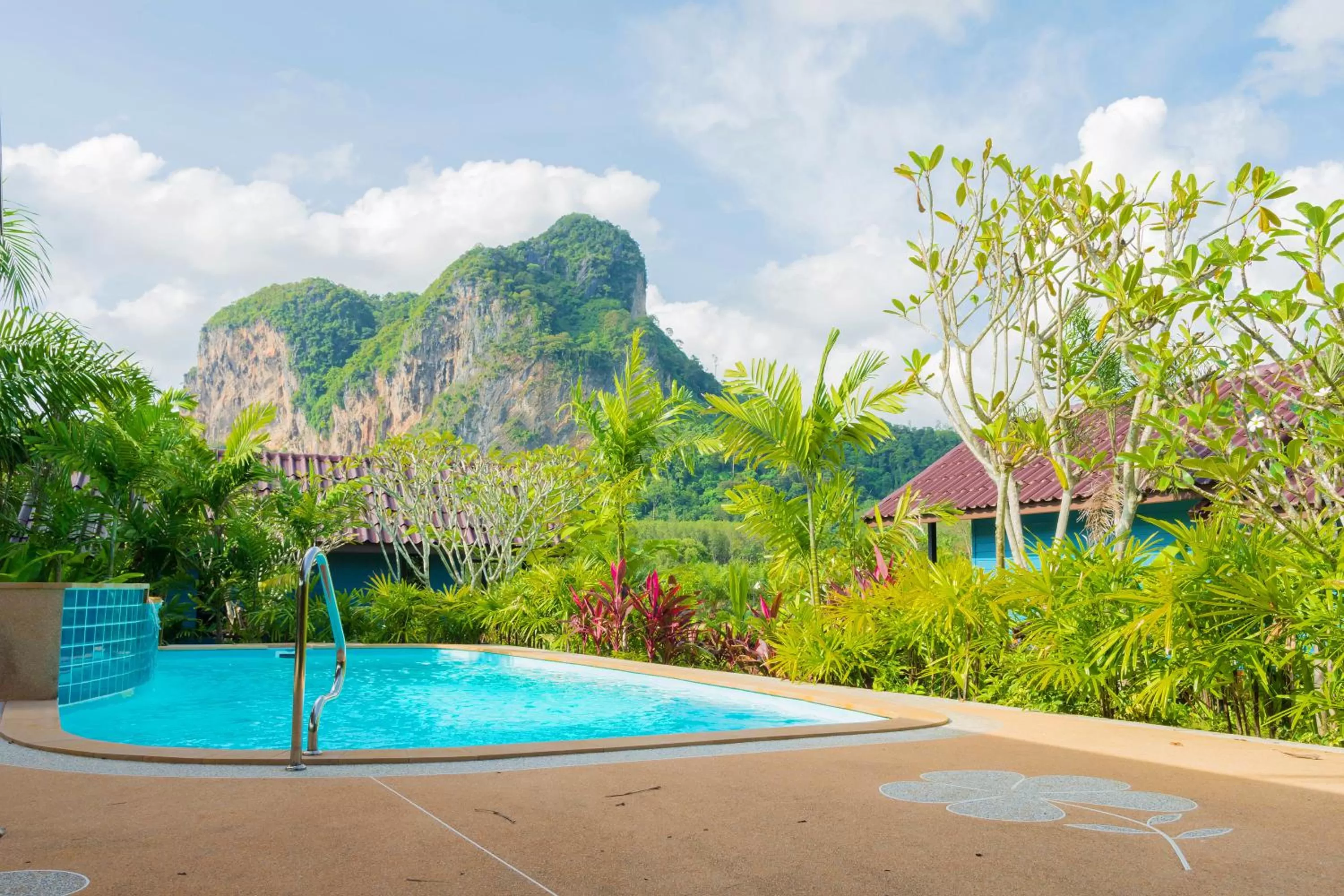 Baannai Lake View Resort