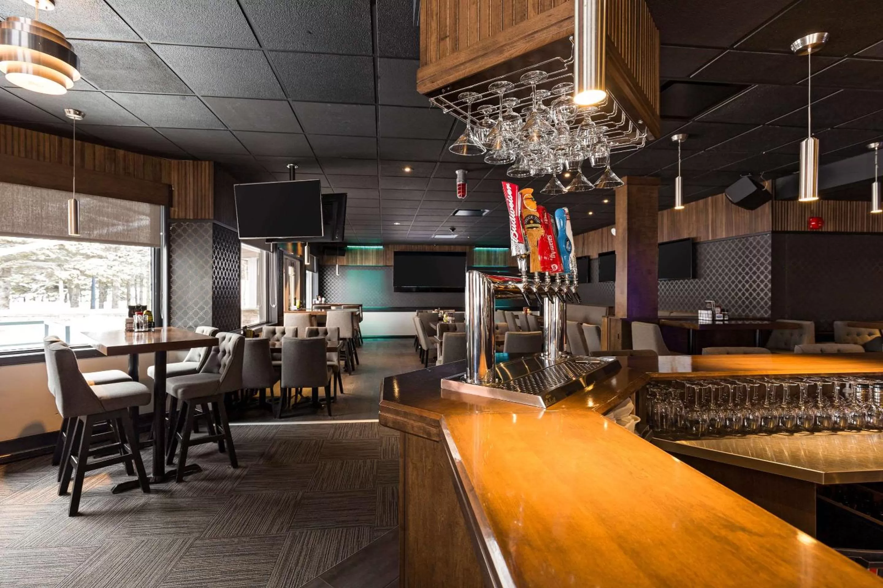 Lounge or bar in Quality Inn & Suites