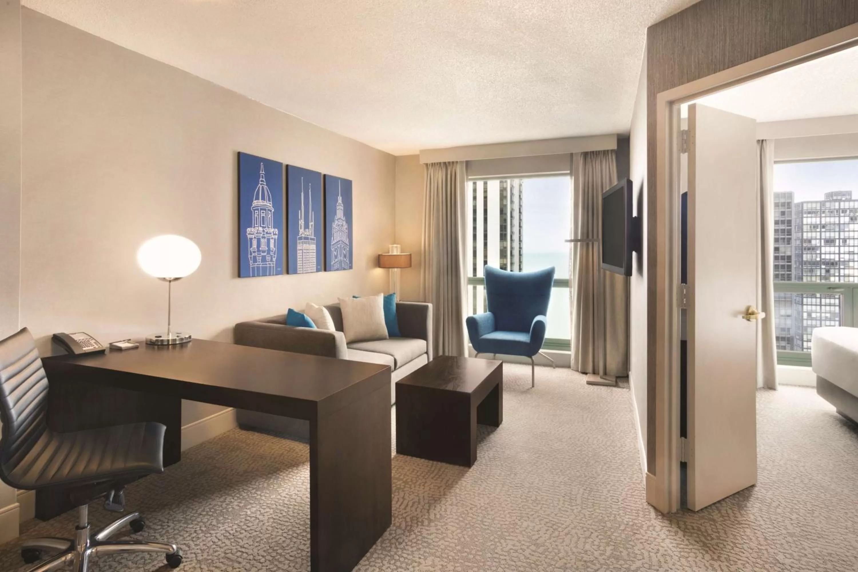 Bedroom in Hilton Chicago Magnificent Mile Suites