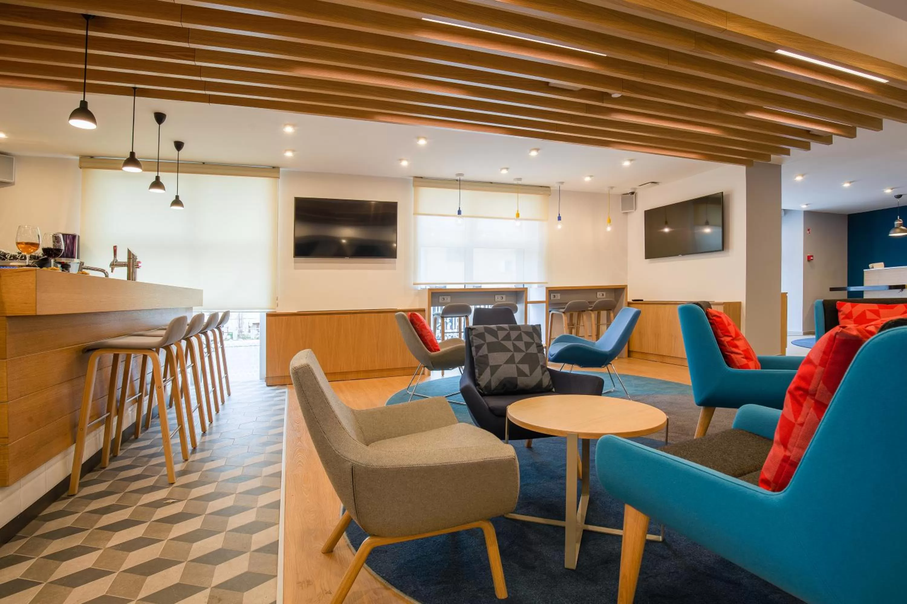 Lounge or bar in Holiday Inn Express - Ljubljana by IHG