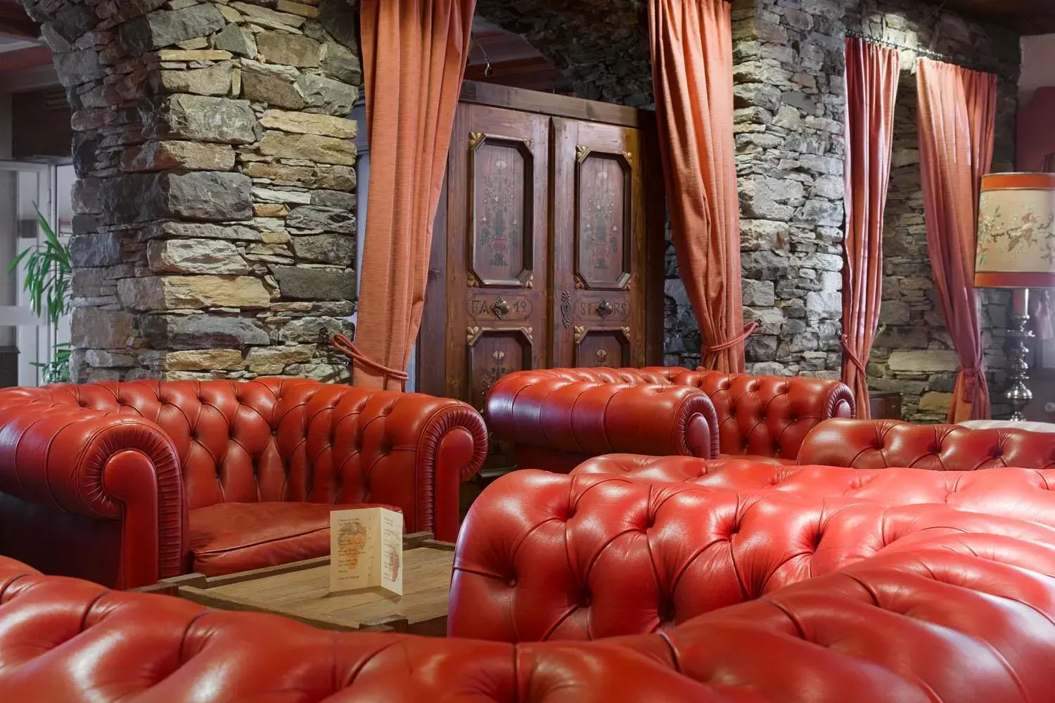 Communal lounge/ TV room in Hotel-Restaurant Le Mont Paisible, Crans-Montana