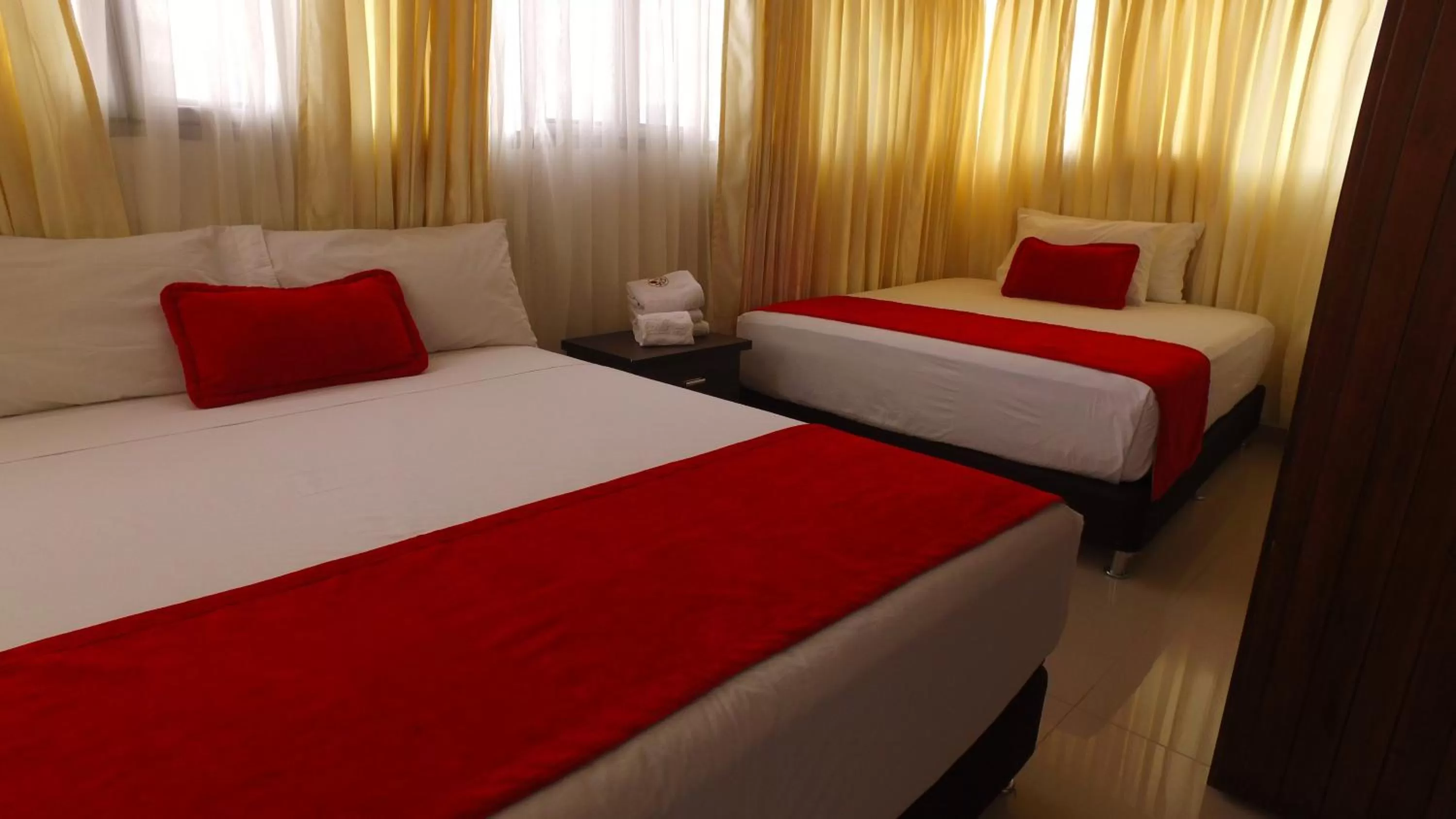 Bedroom, Bed in Hotel Cafe Plaza