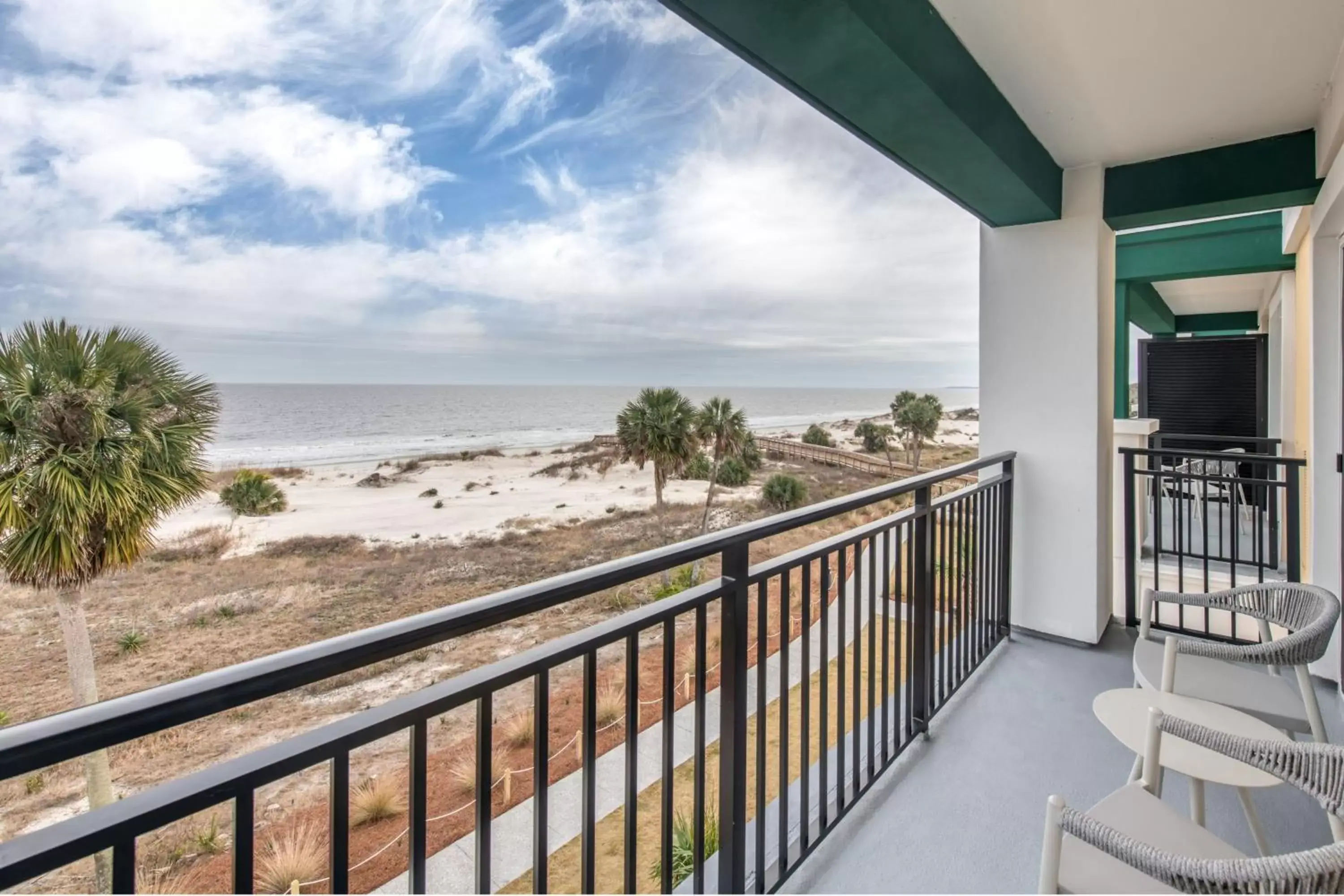 Photo of the whole room in Courtyard by Marriott Jekyll Island