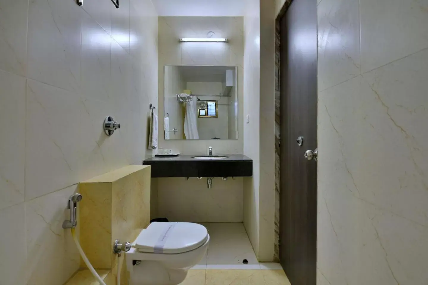 Bathroom in Hotel Samrat