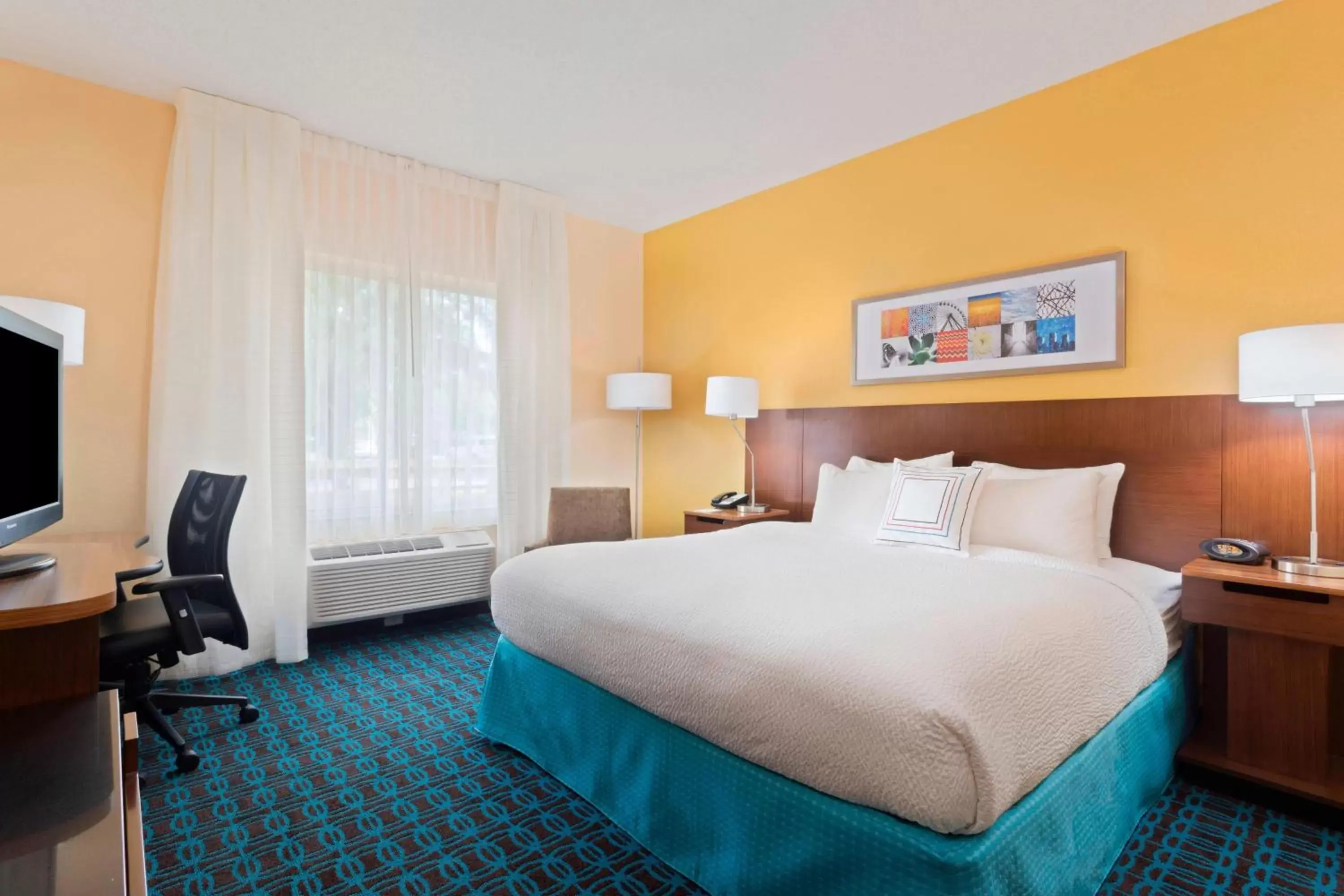 Photo of the whole room, Bed in Fairfield Inn and Suites by Marriott Tampa Brandon