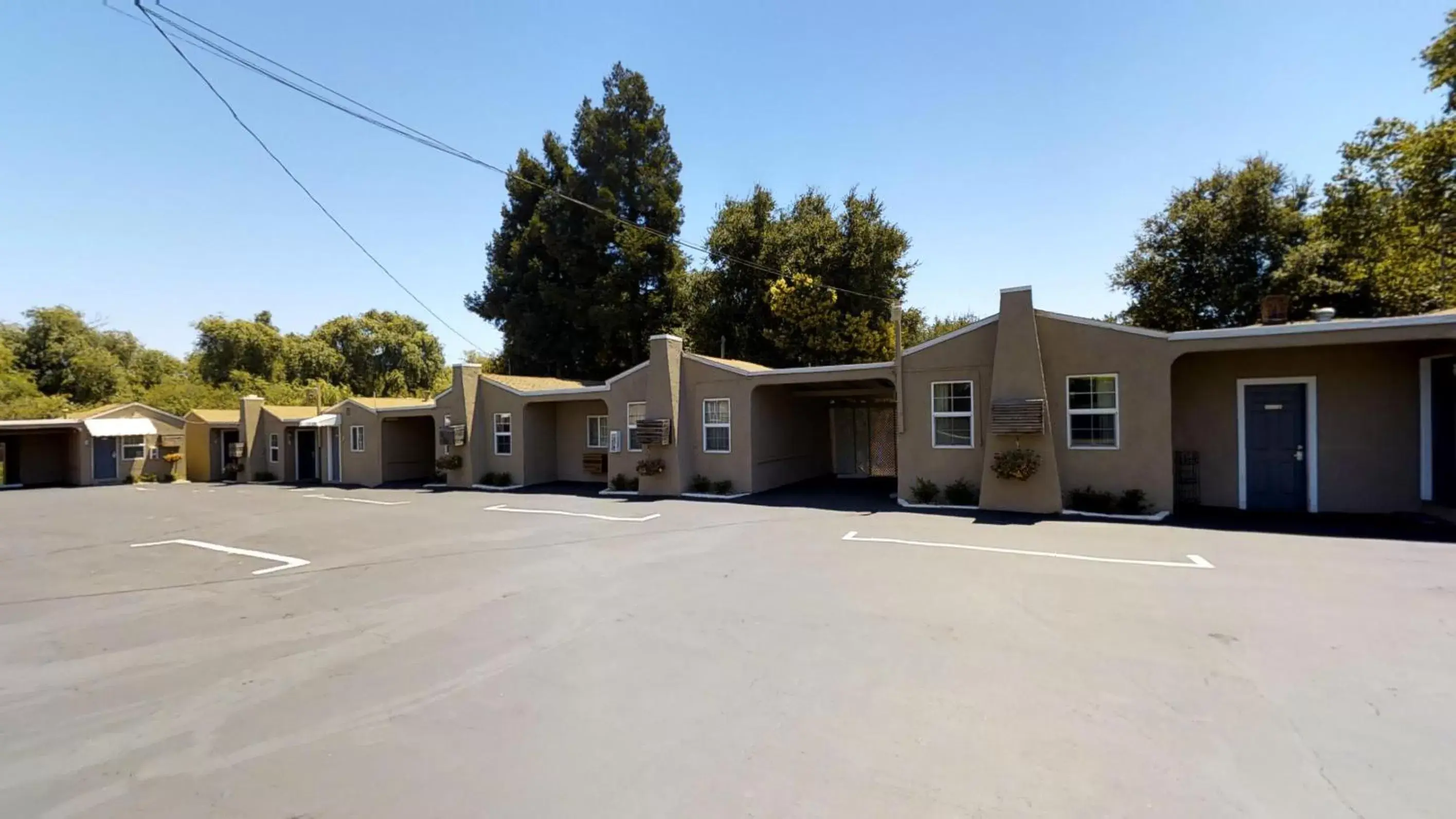 Property Building in Napa Discovery Inn