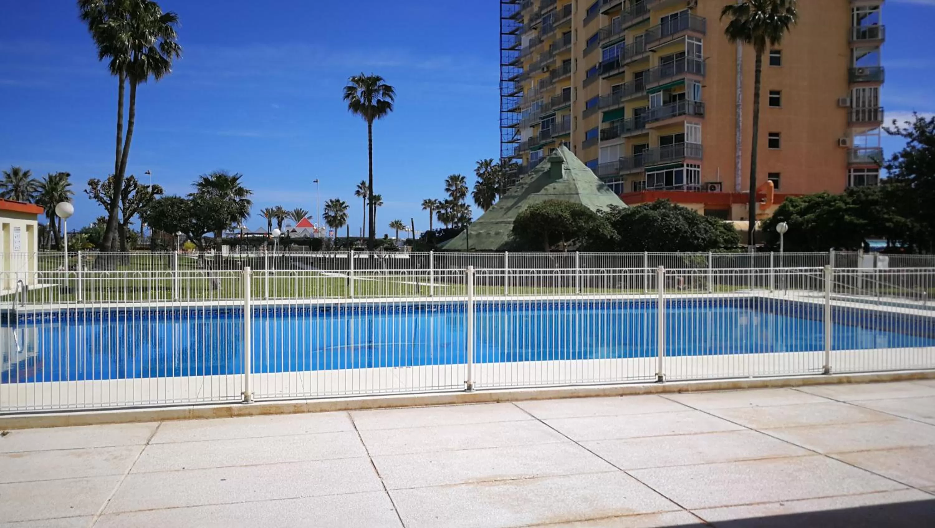 Swimming Pool in Benalmadena ,apartamento-Estudio primera Línea de Playa