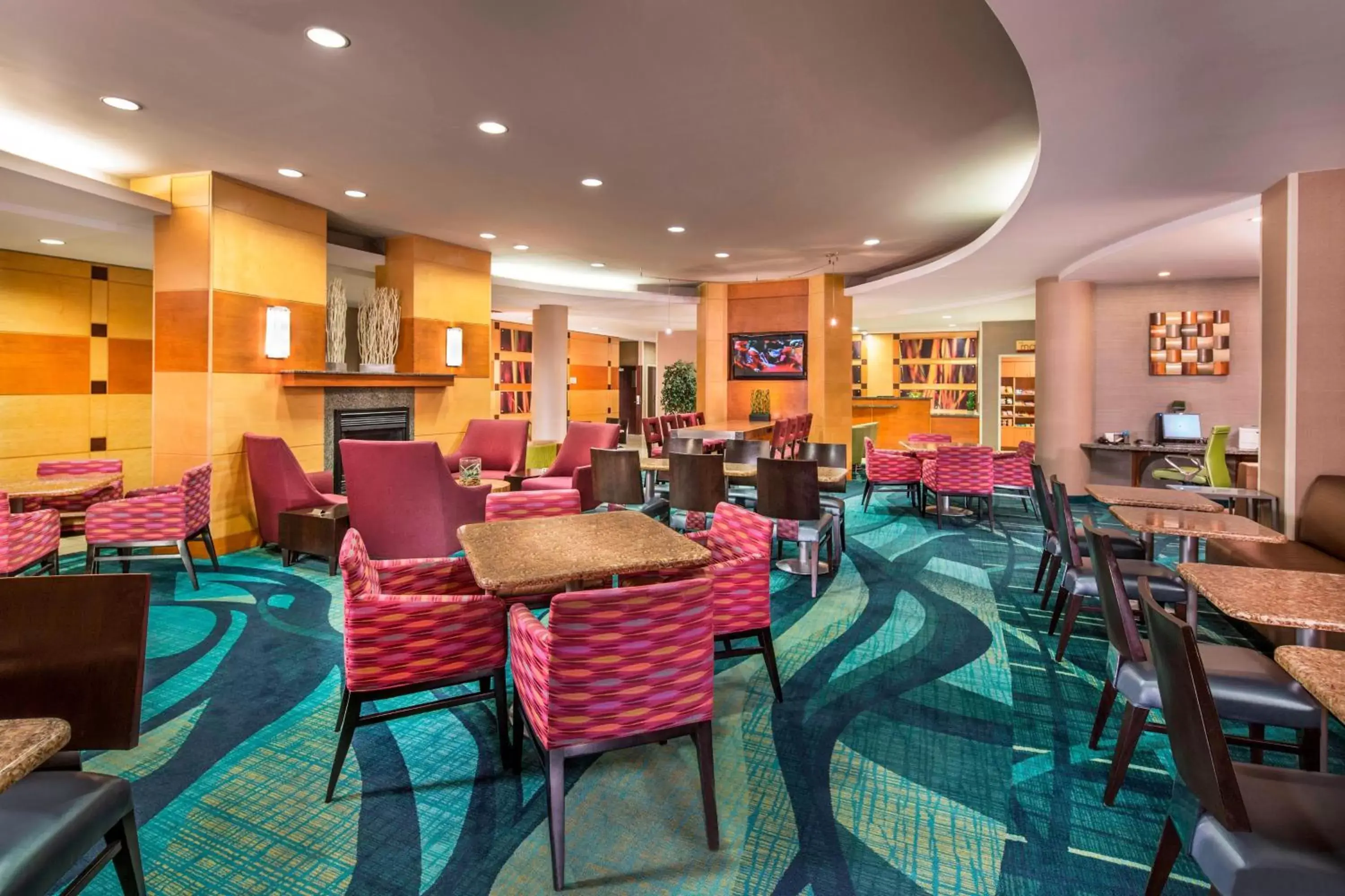 Lobby or reception, Restaurant/Places to Eat in SpringHill Suites Laredo