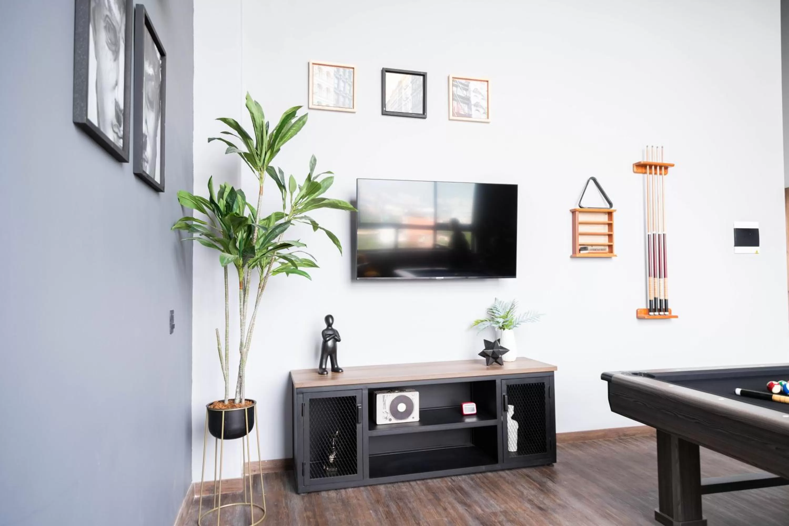 TV and multimedia in Royal Living Poblado