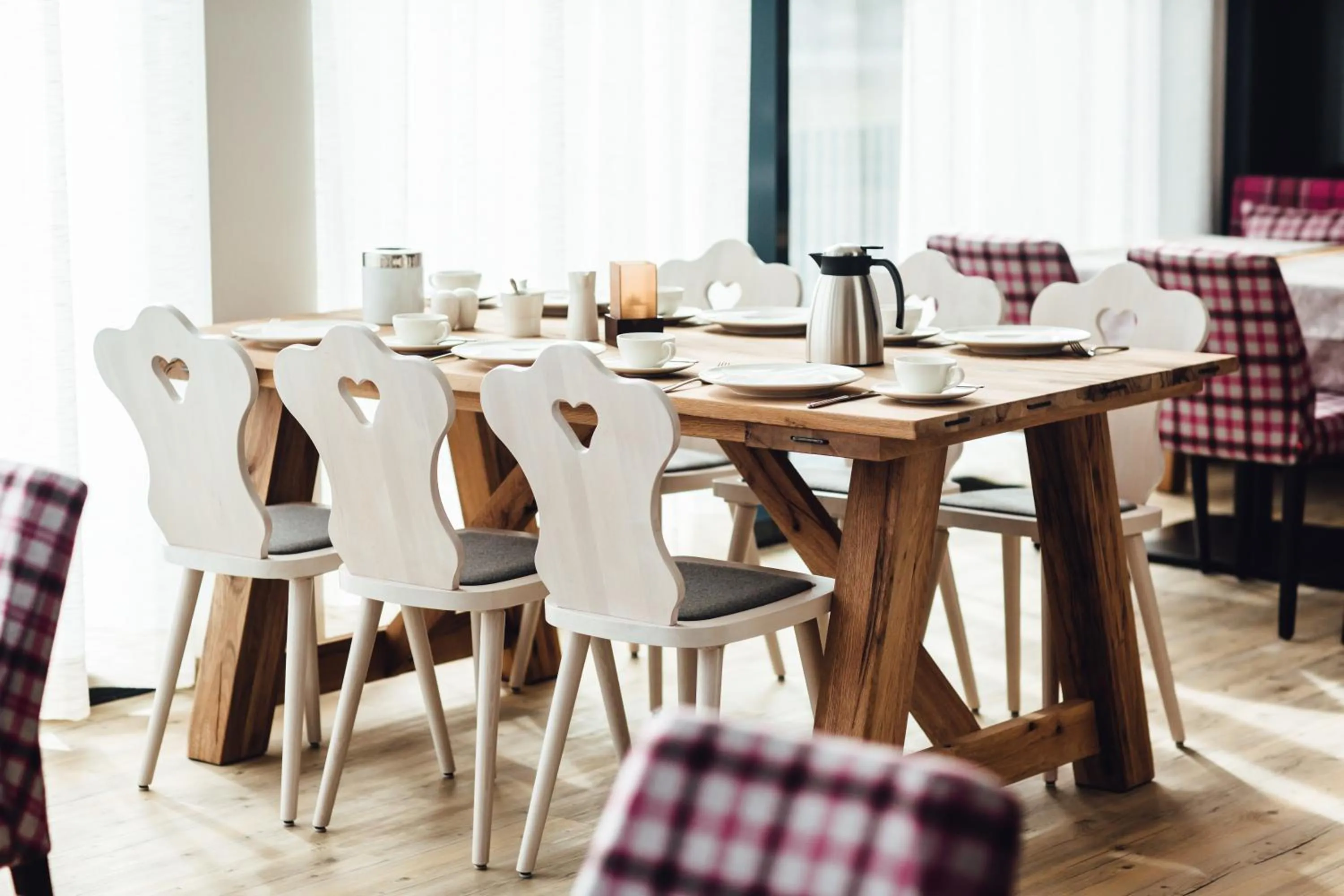 Restaurant/places to eat in Hotel Edita