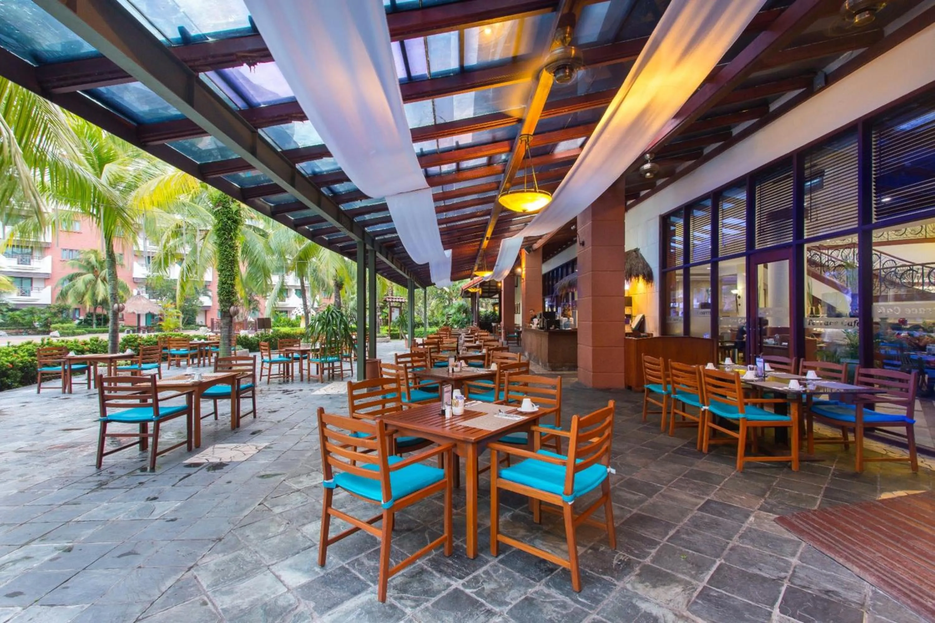 Restaurant/places to eat in Holiday Inn Resort Batam by IHG