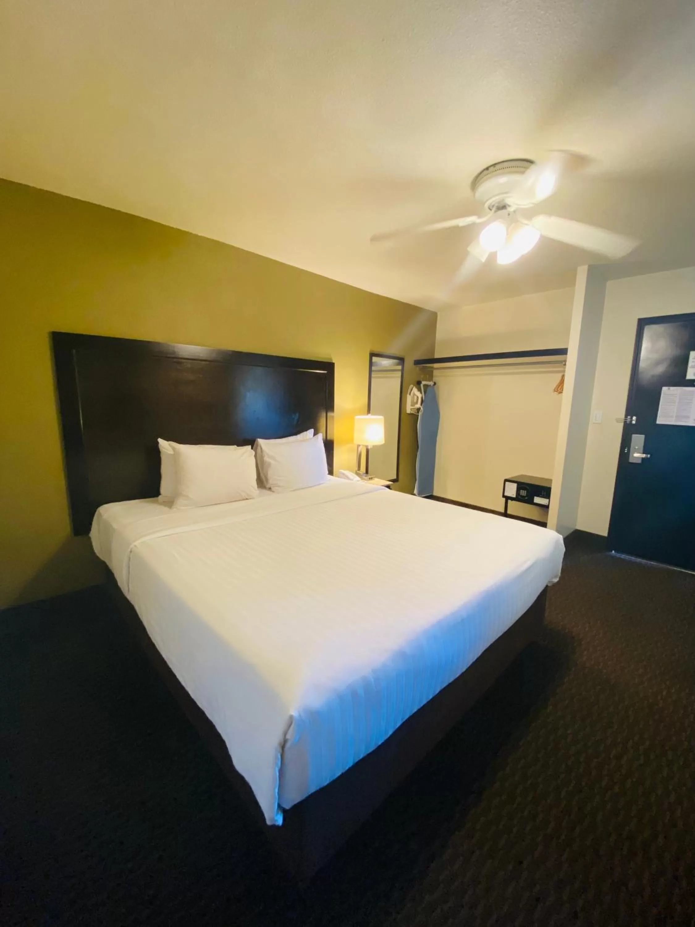 Bed in Hotel America