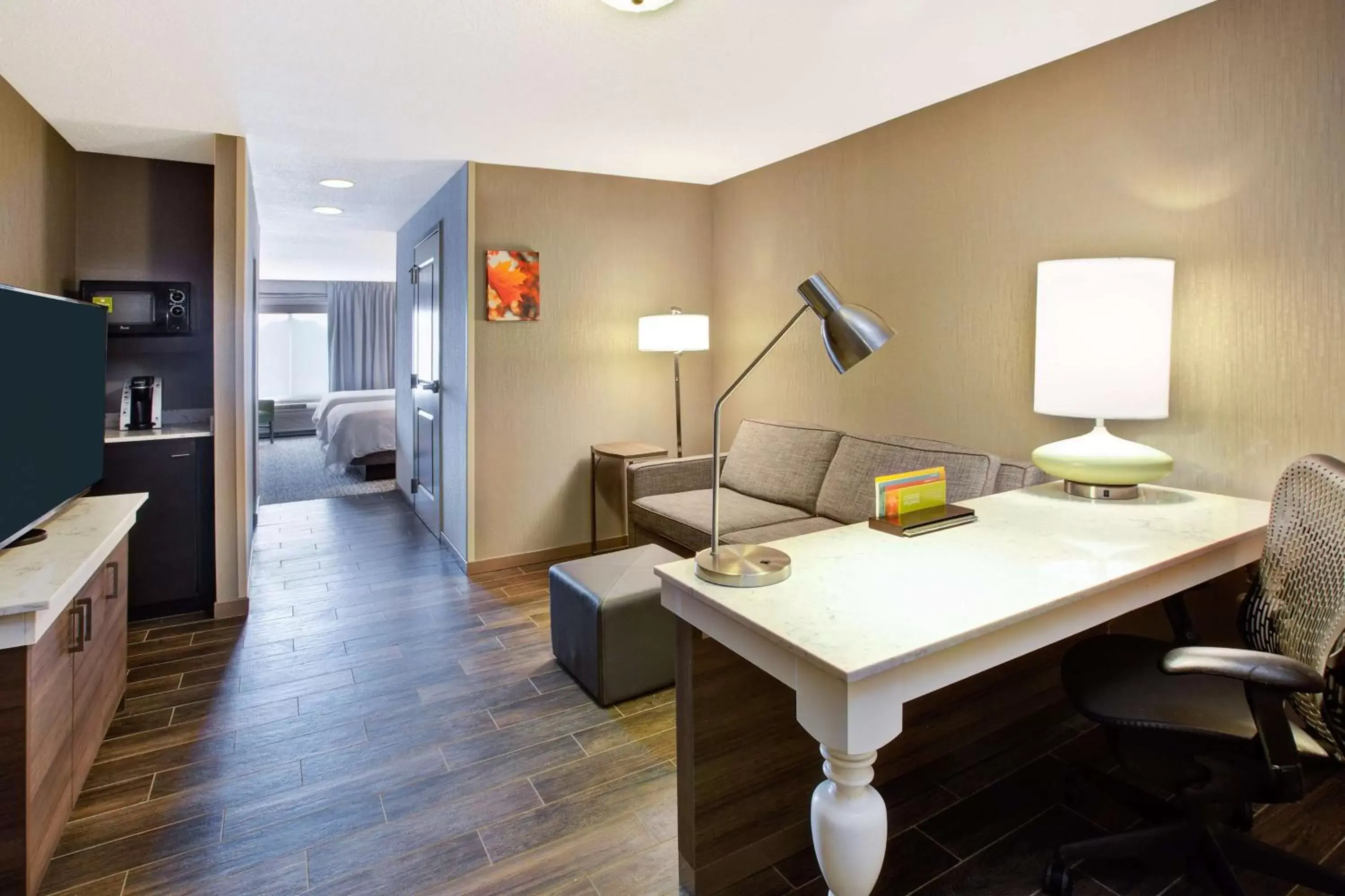 Bedroom, Seating Area in Hilton Garden Inn Chesterton