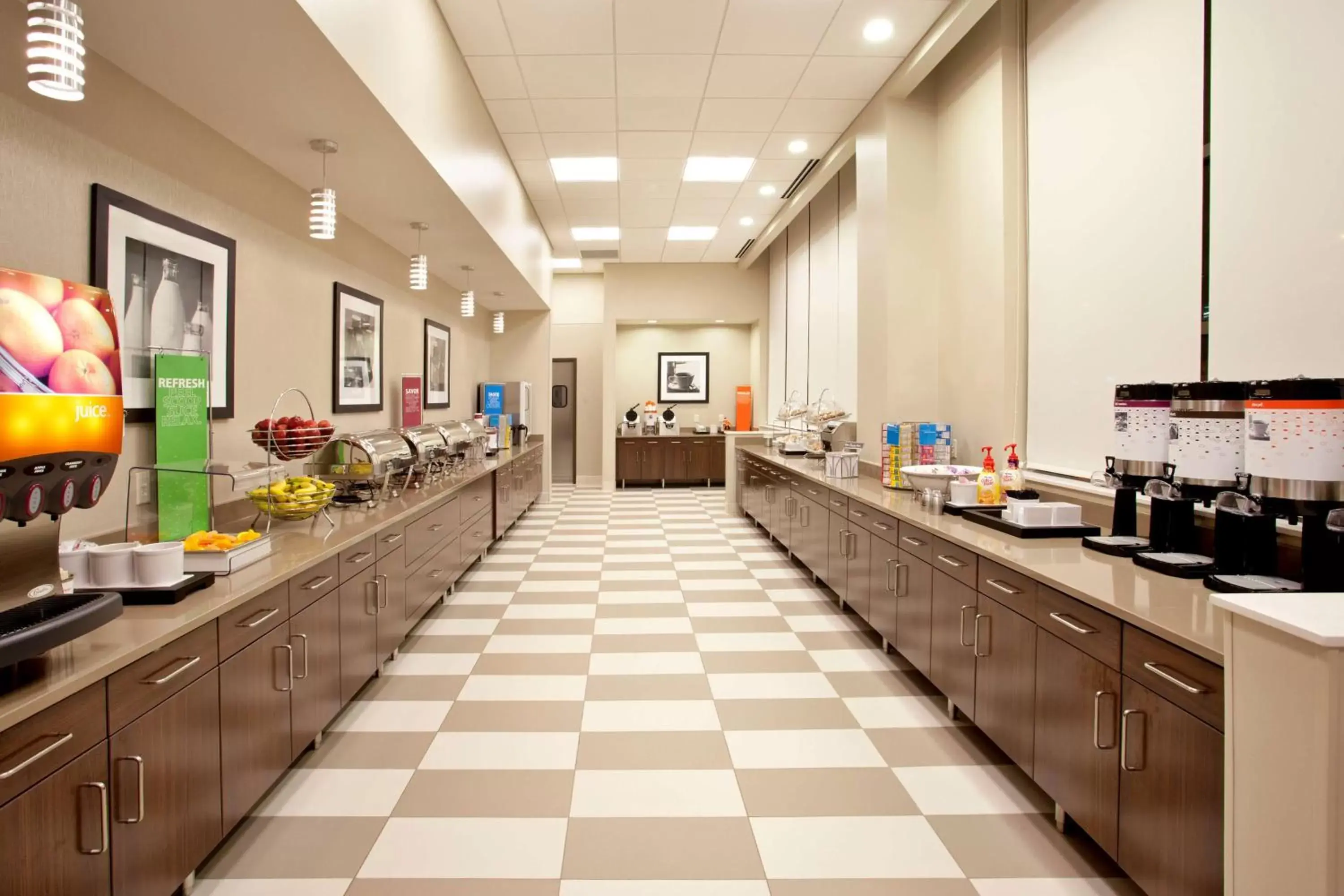 Dining area, Restaurant/Places to Eat in Hampton Inn & Suites - Minneapolis/Downtown