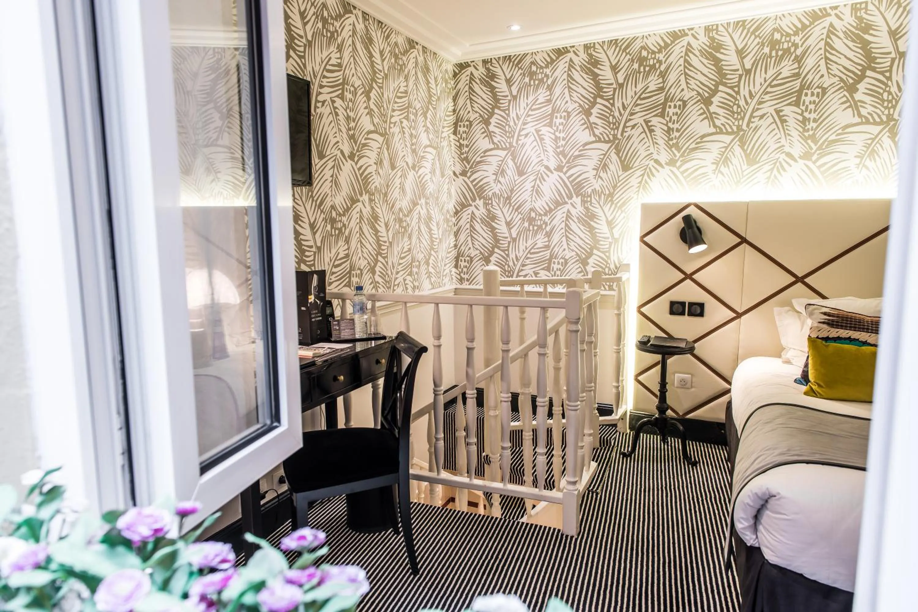 Bathroom in Hôtel Jardin Le Bréa