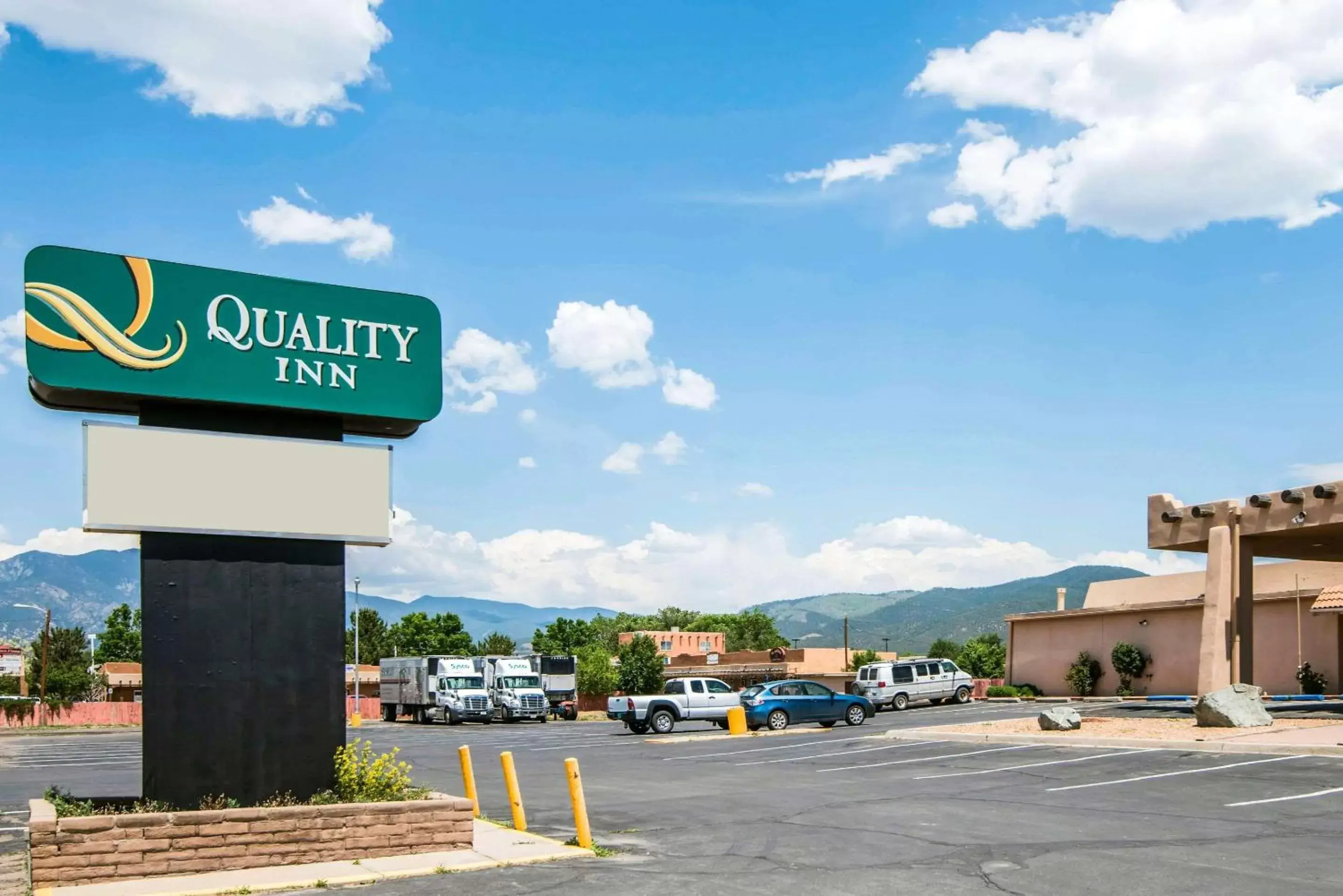 Property building in Quality Inn