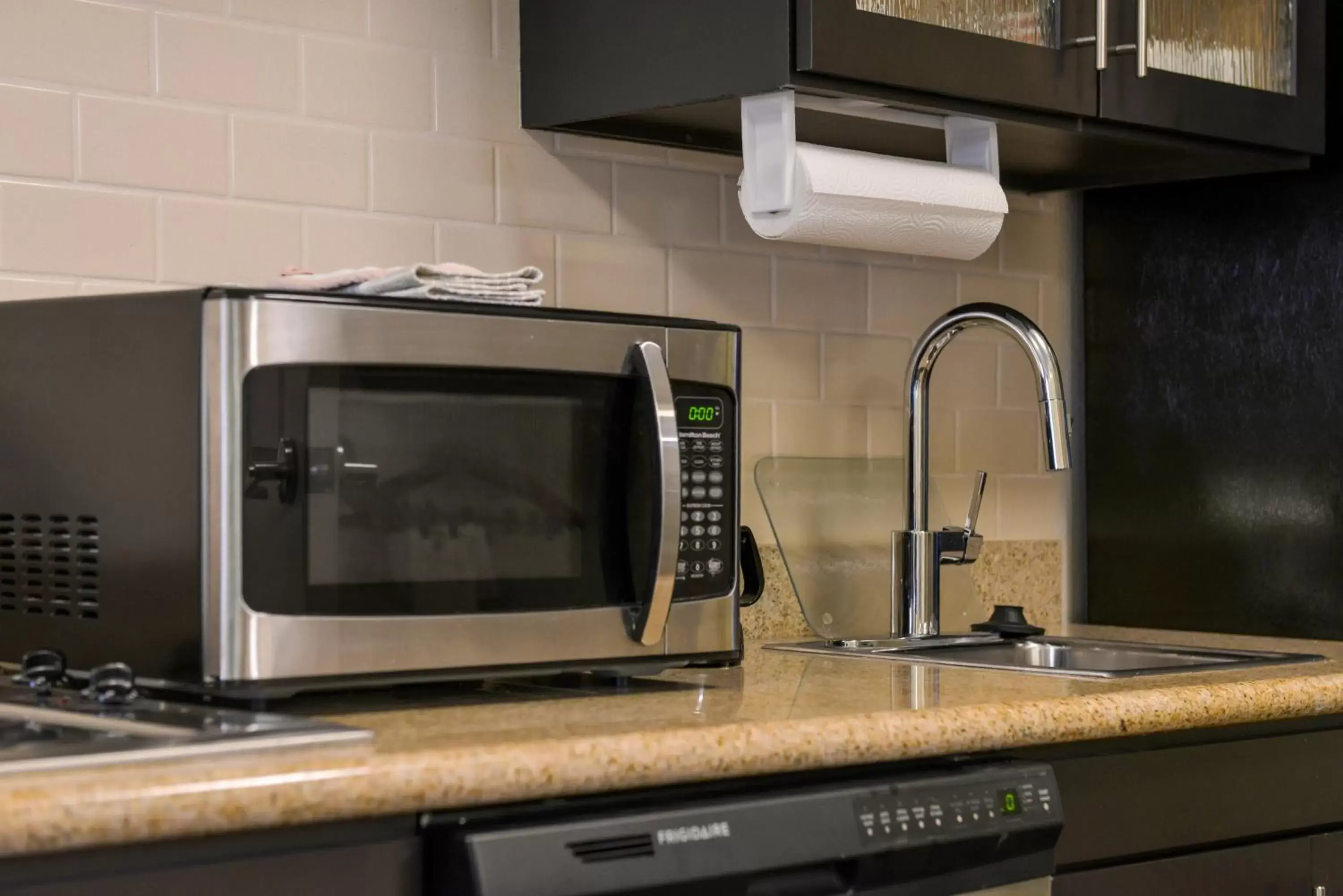 Kitchen or kitchenette, Kitchen/Kitchenette in Candlewood Suites - Plano North, an IHG Hotel