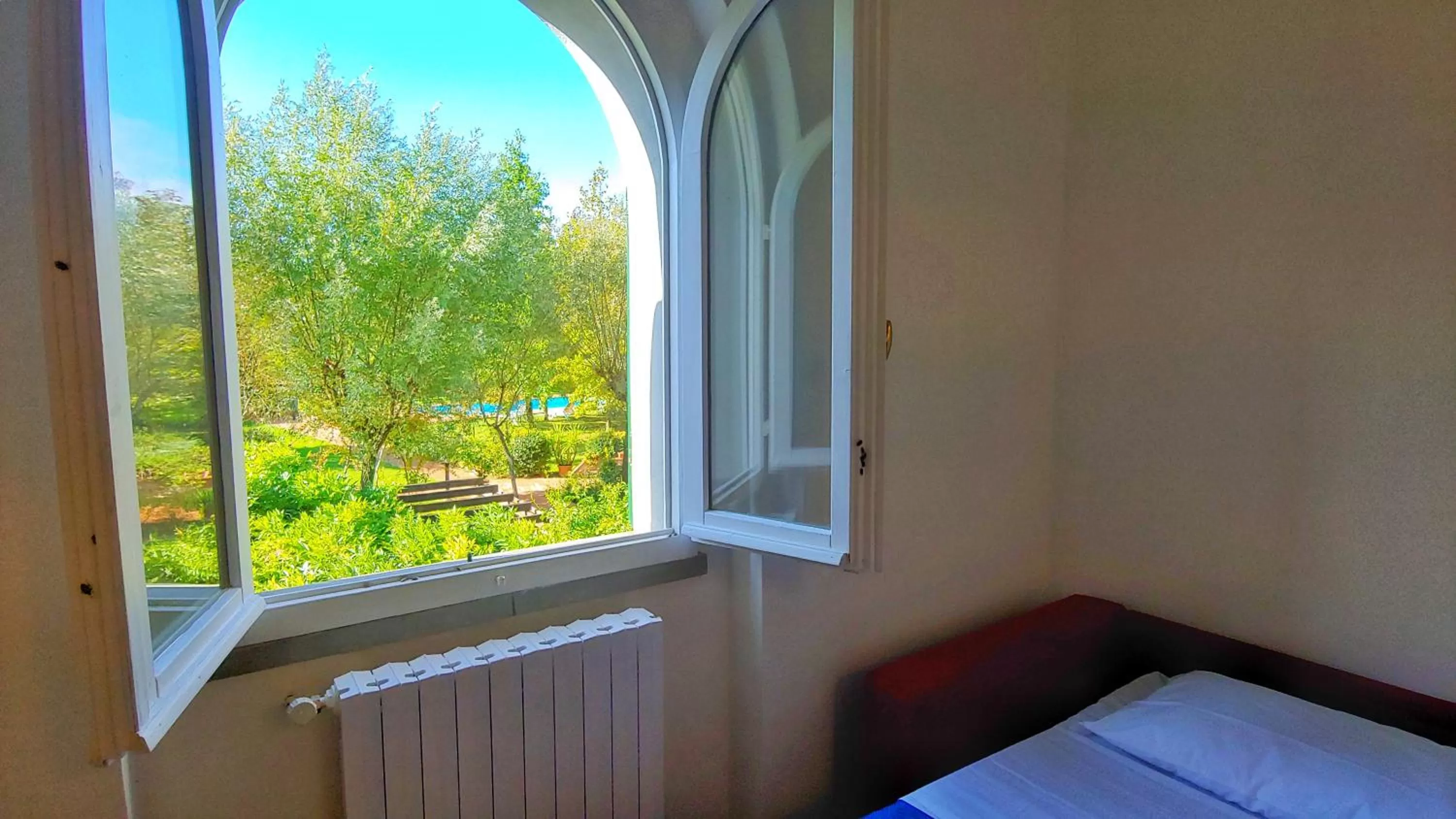 View (from property/room), Bed in Torrebianca Tuscany