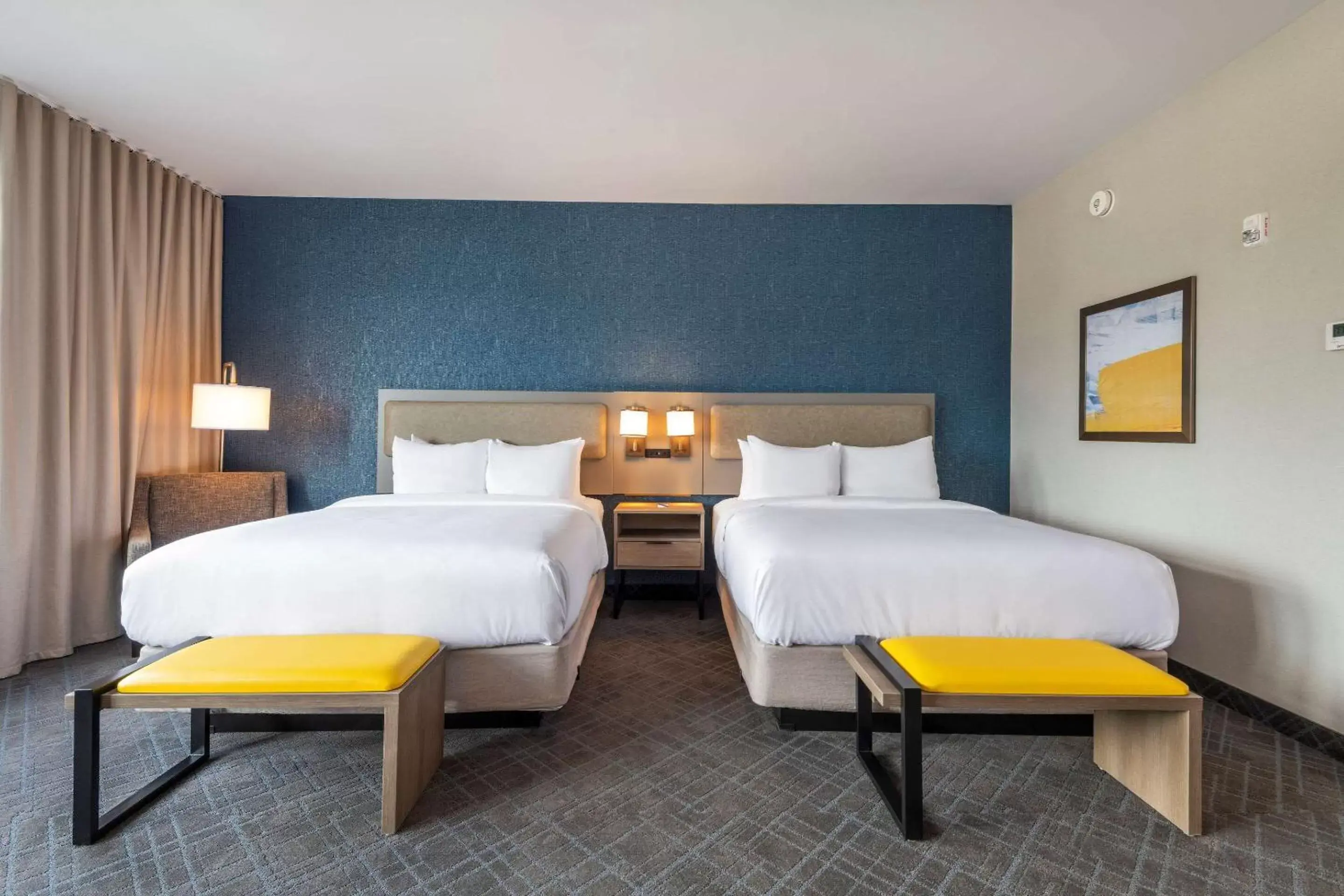 Bedroom, Bed in Comfort Inn & Suites Bedroom, Bed in Comfort Inn & Suites