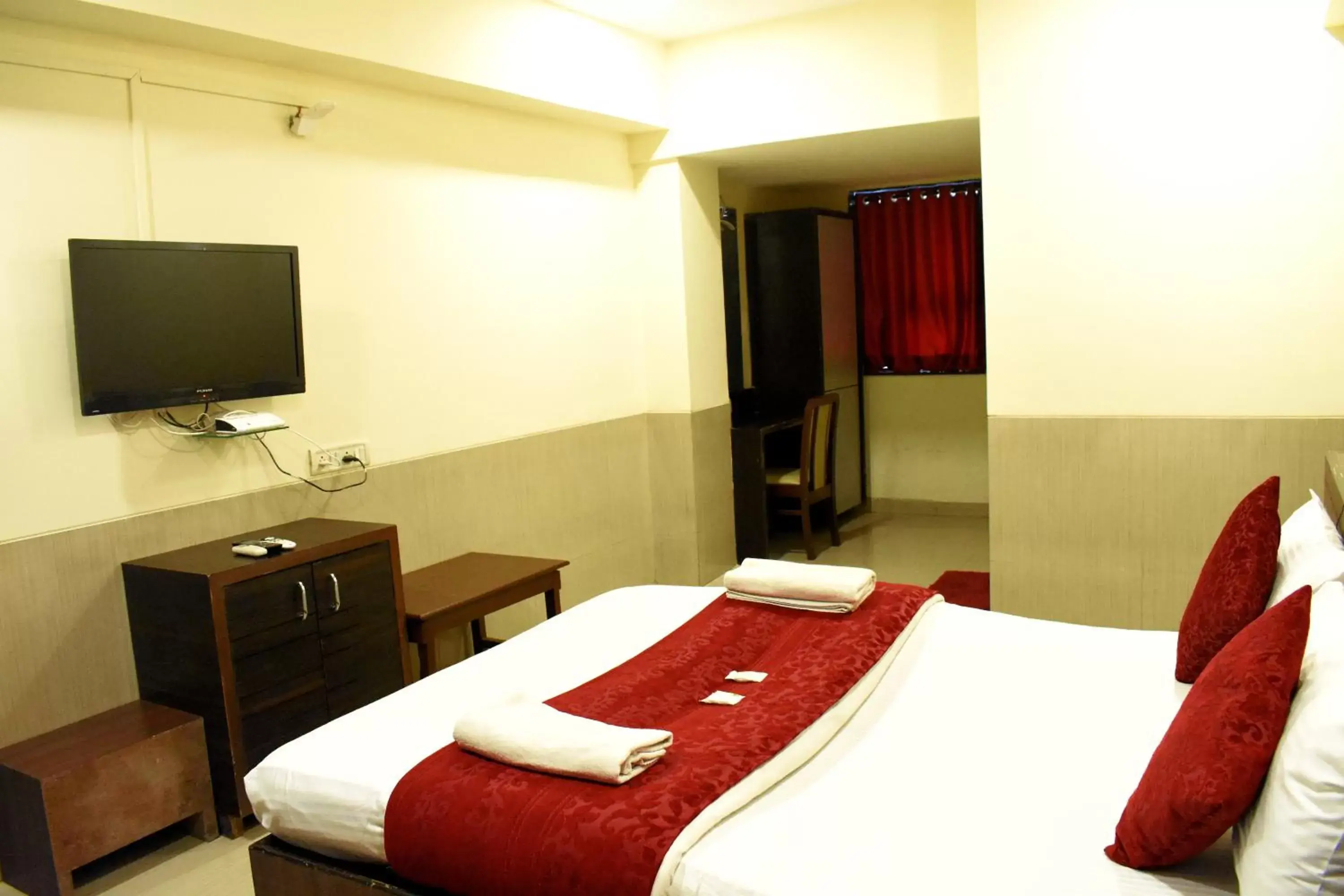 Photo of the whole room, Bed in Sai Sharan Stay Inn- Near MIDC Turbhe Navi Mumbai