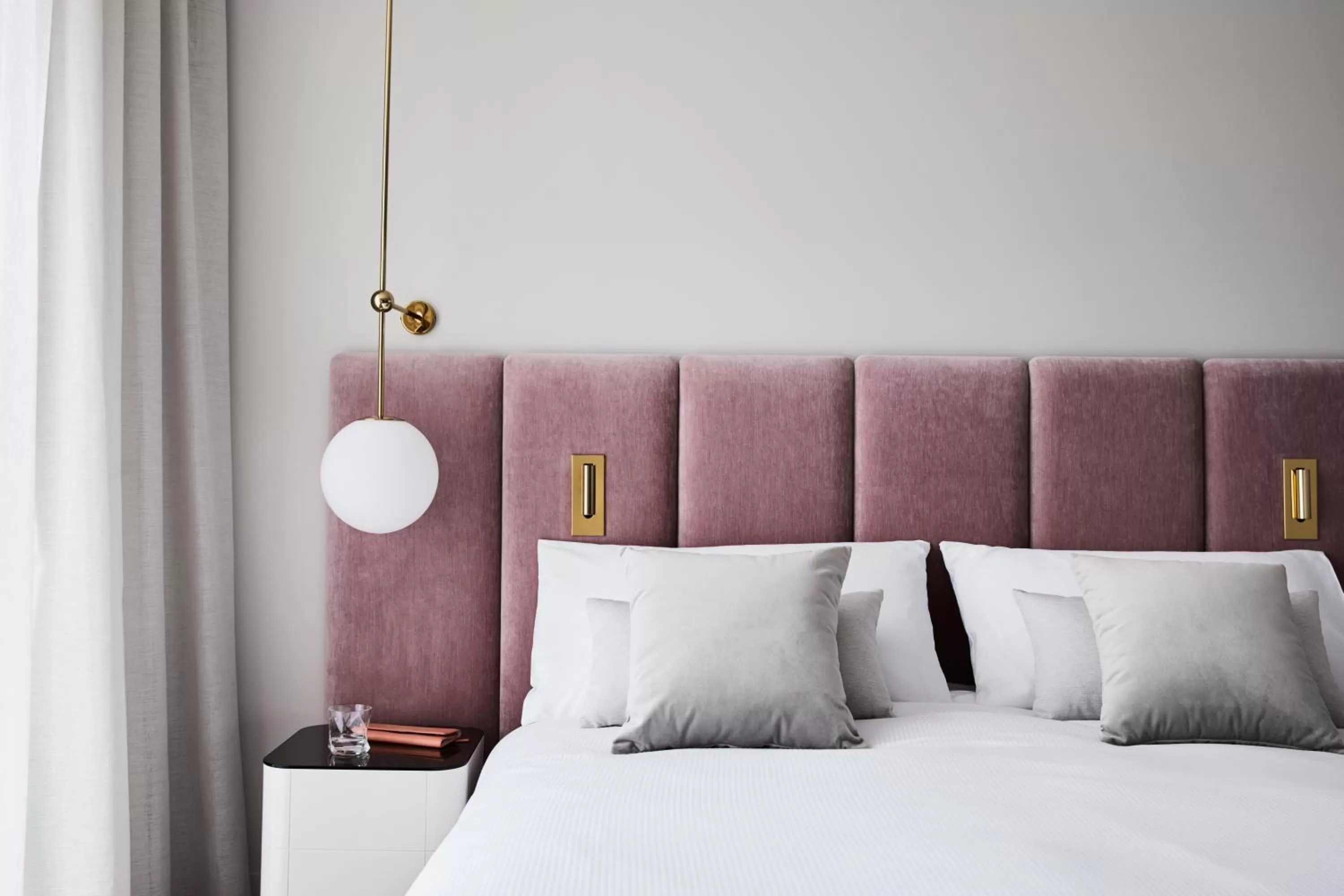 Bed in Hotel Chadstone Melbourne MGallery Collection