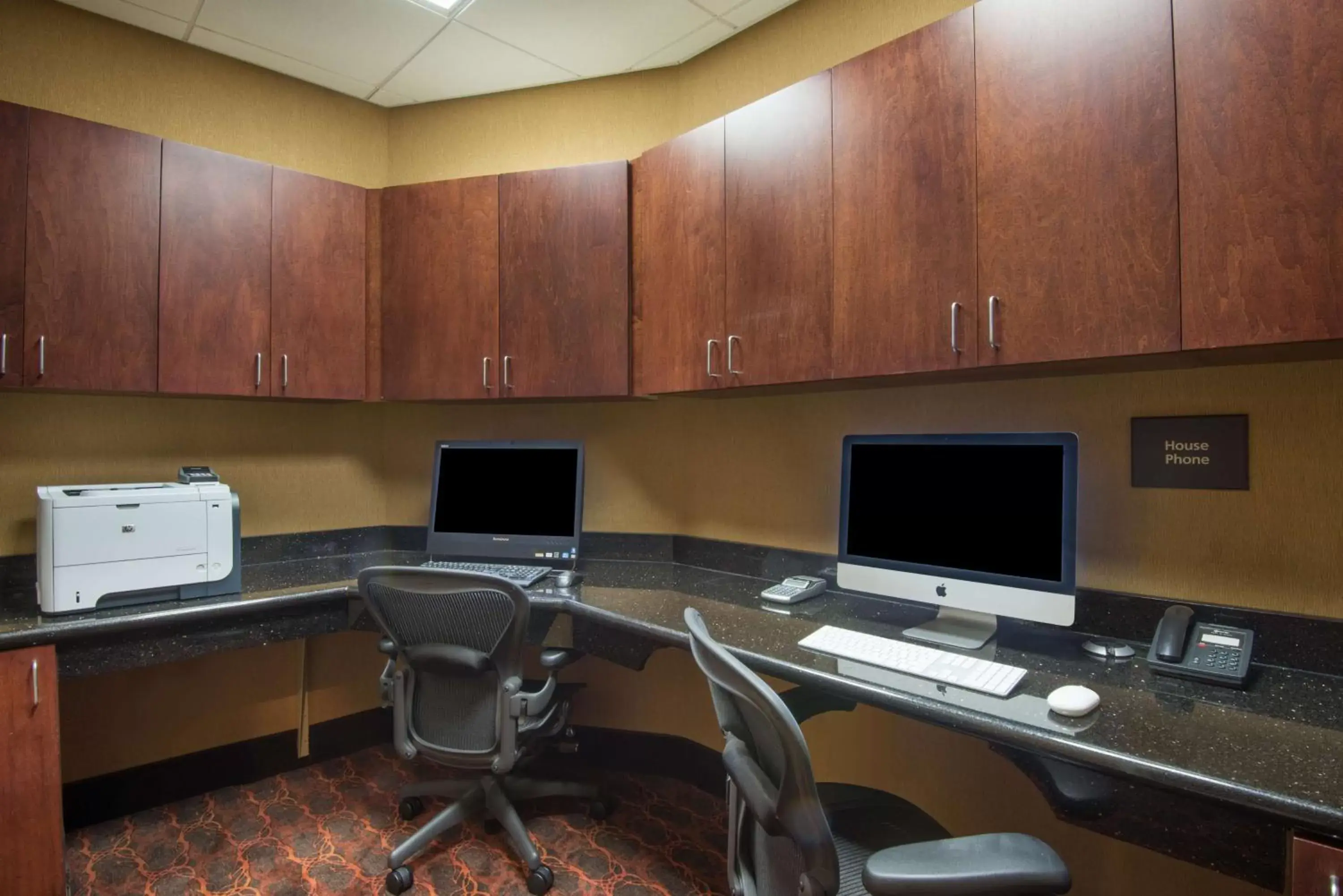 Business facilities, Business Area/Conference Room in Hampton Inn Kingston
