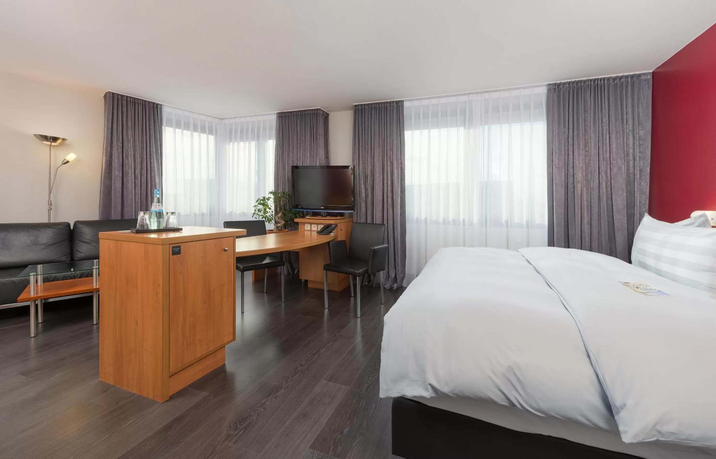 Photo of the whole room, Bed in Hotel Wolfsburg Centrum, Affiliated by Meliá