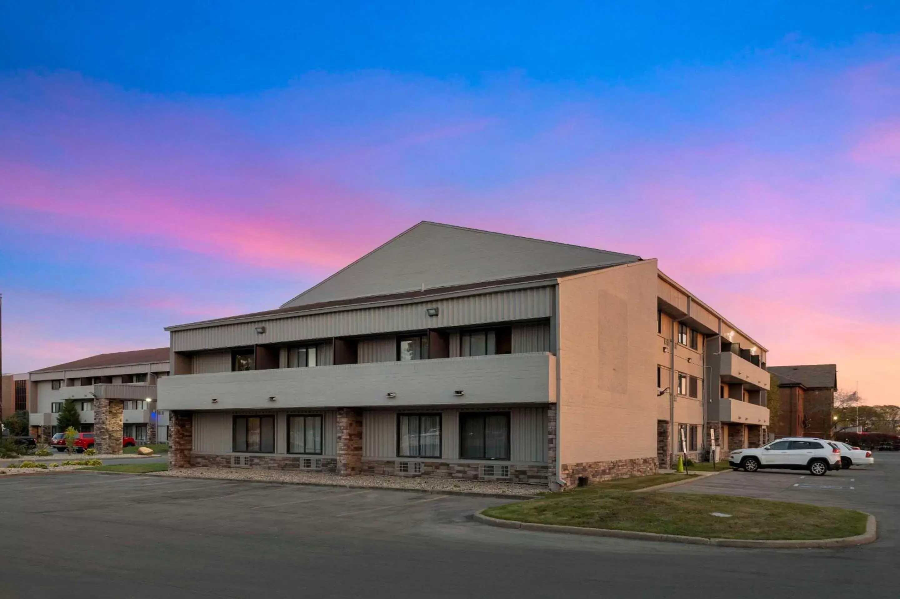 Property Building in Comfort Inn & Suites North at the Pyramids