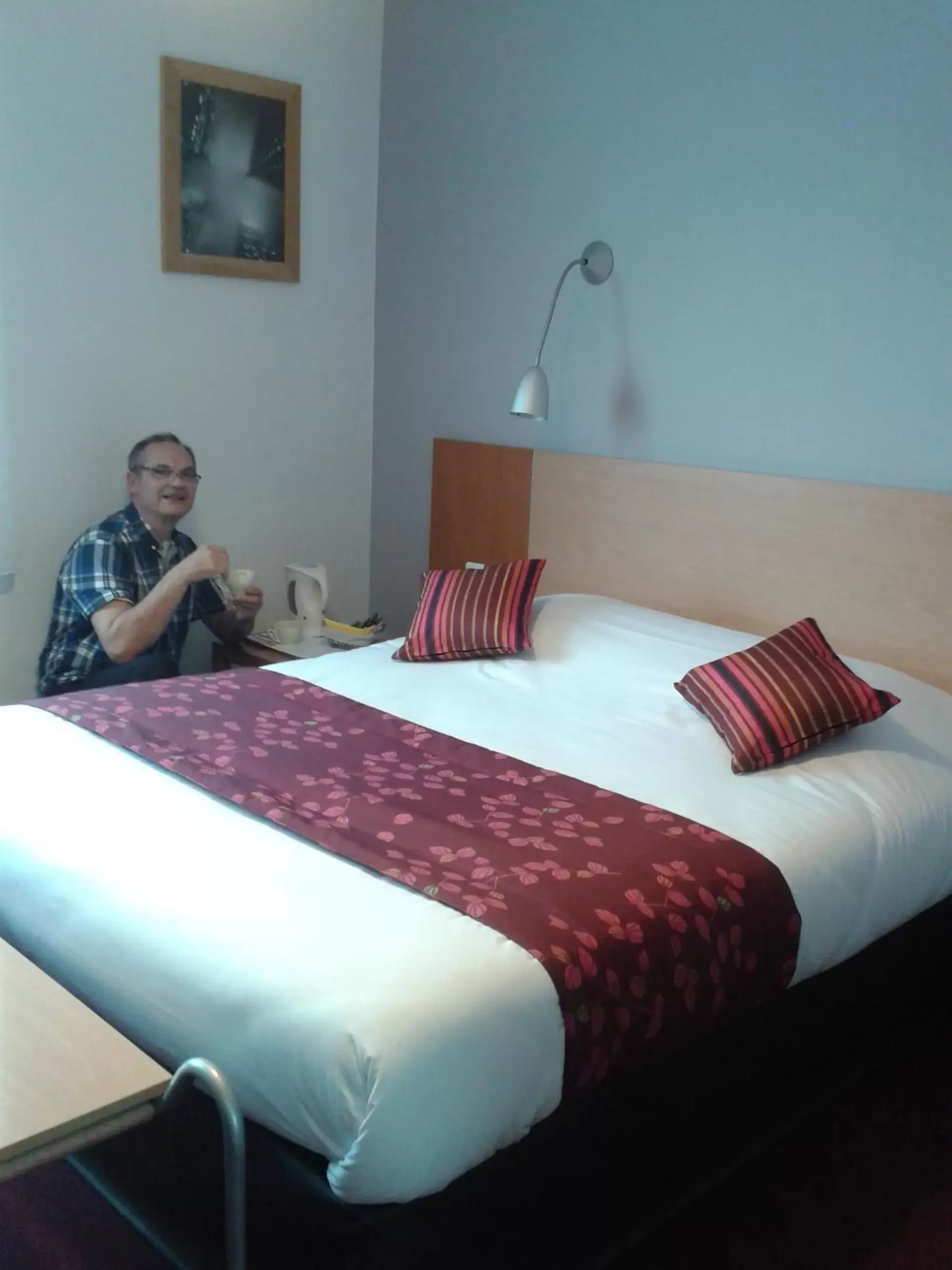 Staff, Bed in Hotel Bristol