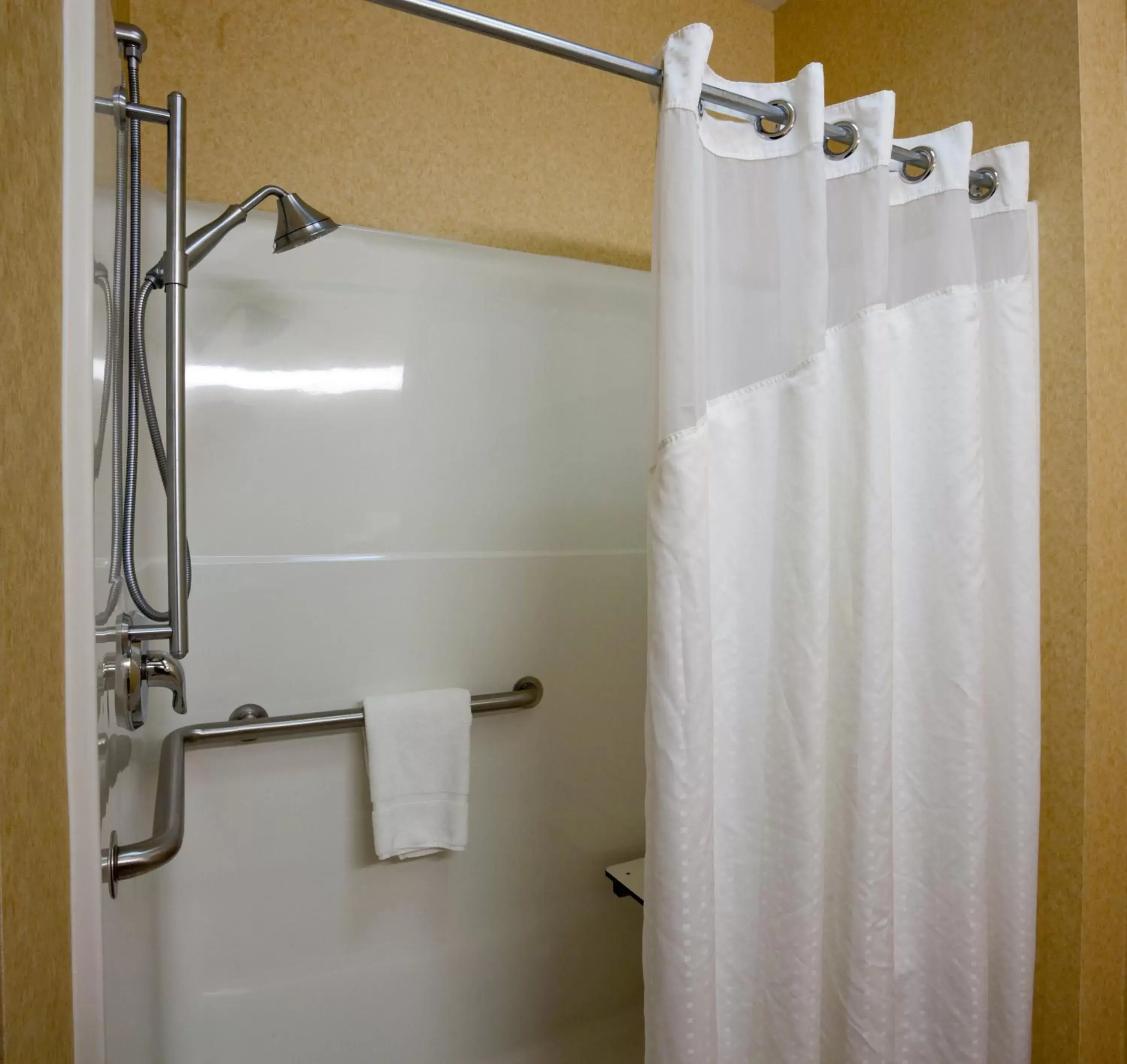 Bathroom in Holiday Inn Express Hotel & Suites Sioux Falls-Brandon, an IHG Hotel