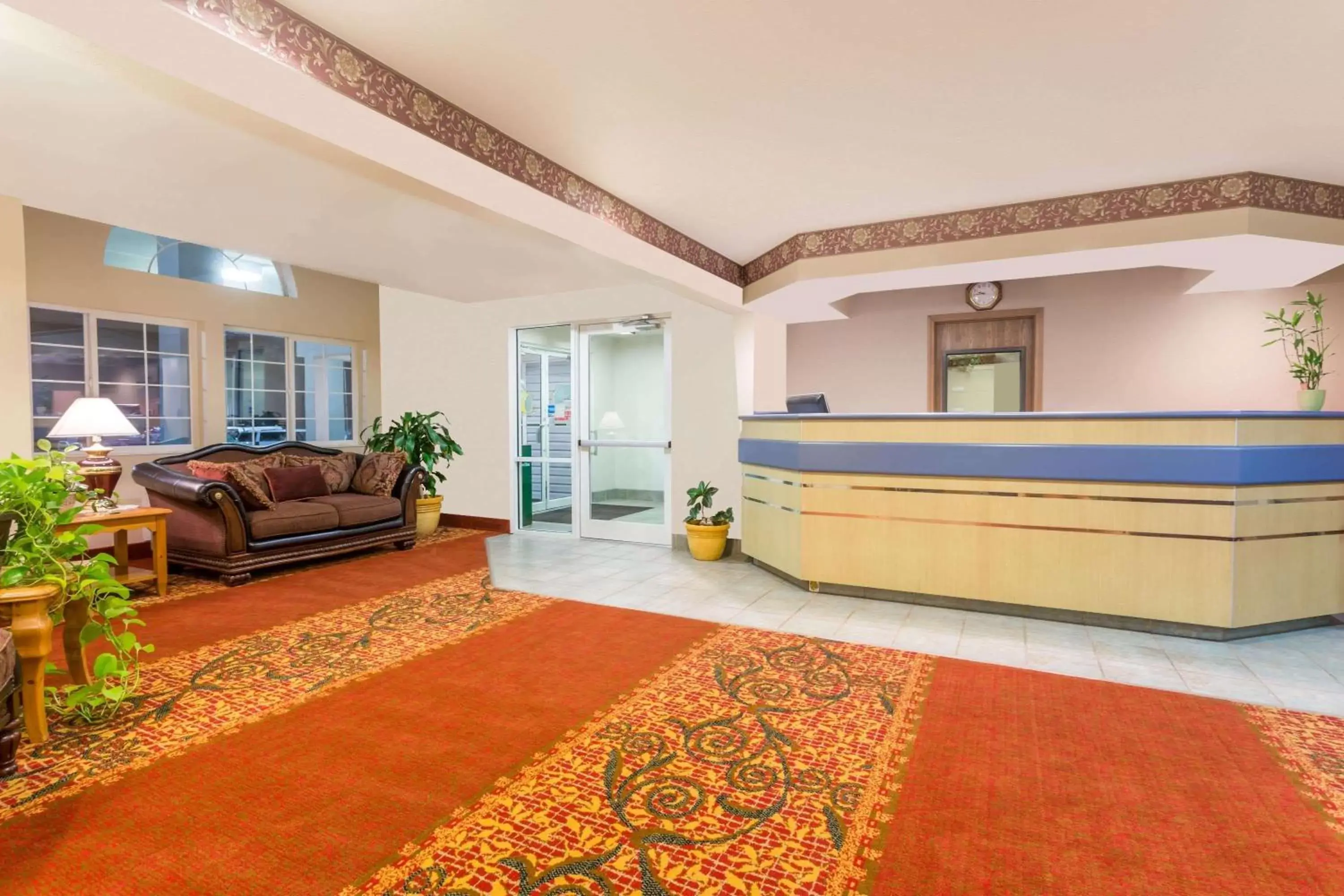 Lobby or reception, Lobby/Reception in Boarders Inn & Suites by Cobblestone Hotels - Brush