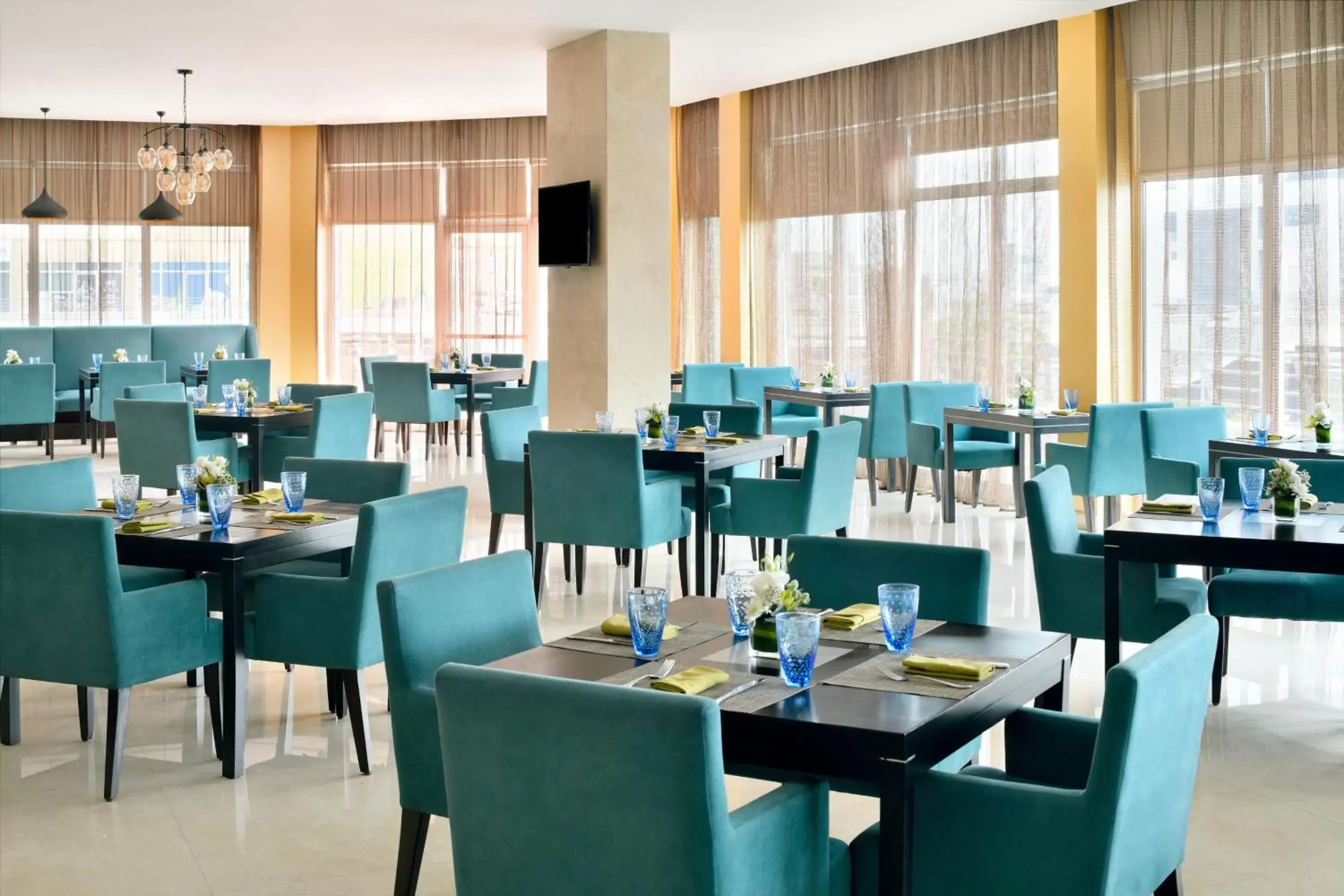 Restaurant/Places to Eat in Mövenpick Hotel Jumeirah Lakes Towers Dubai