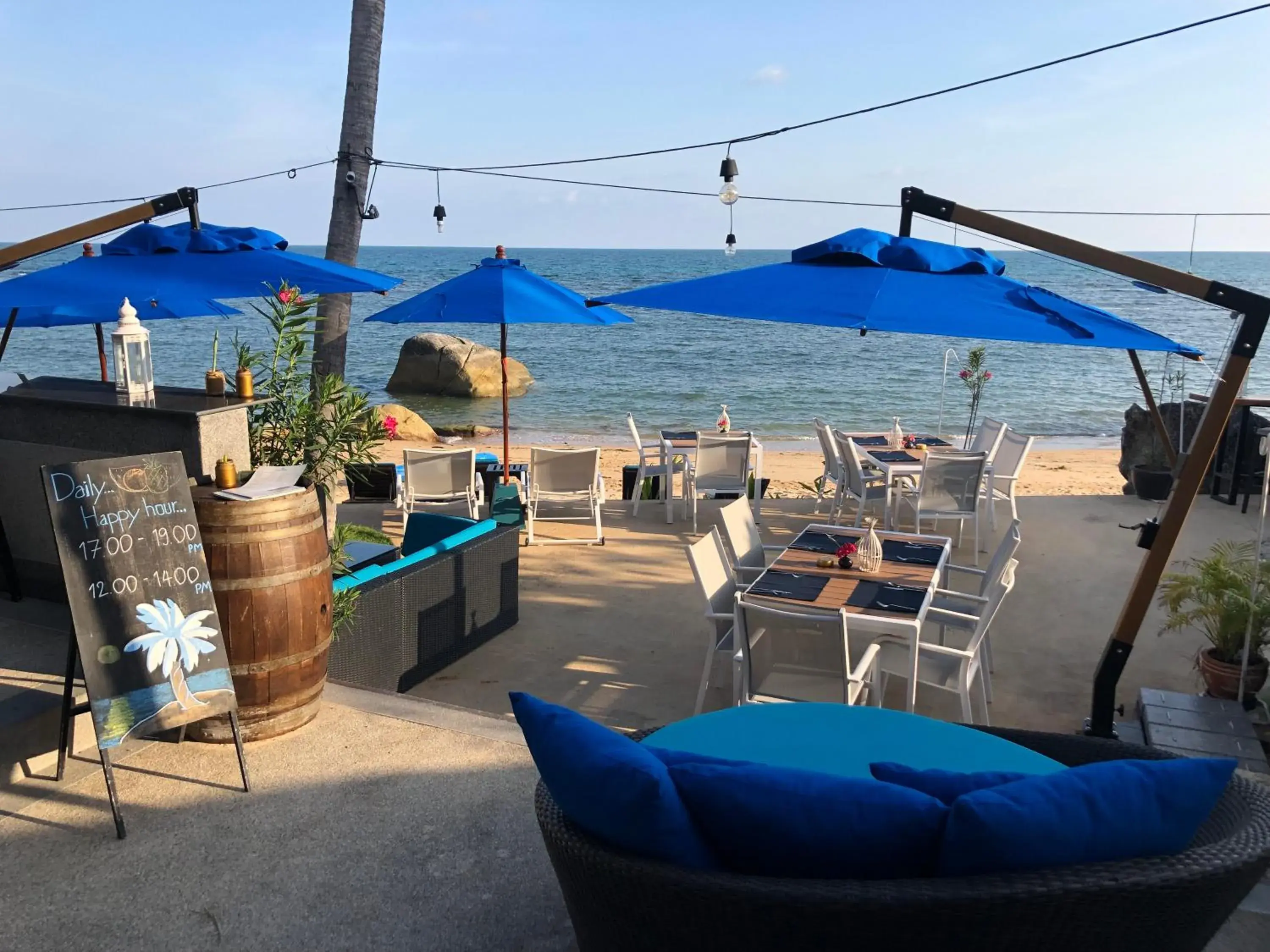 Lounge or bar in Royal Beach Boutique Resort & Spa Koh Samui - SHA Extra Plus