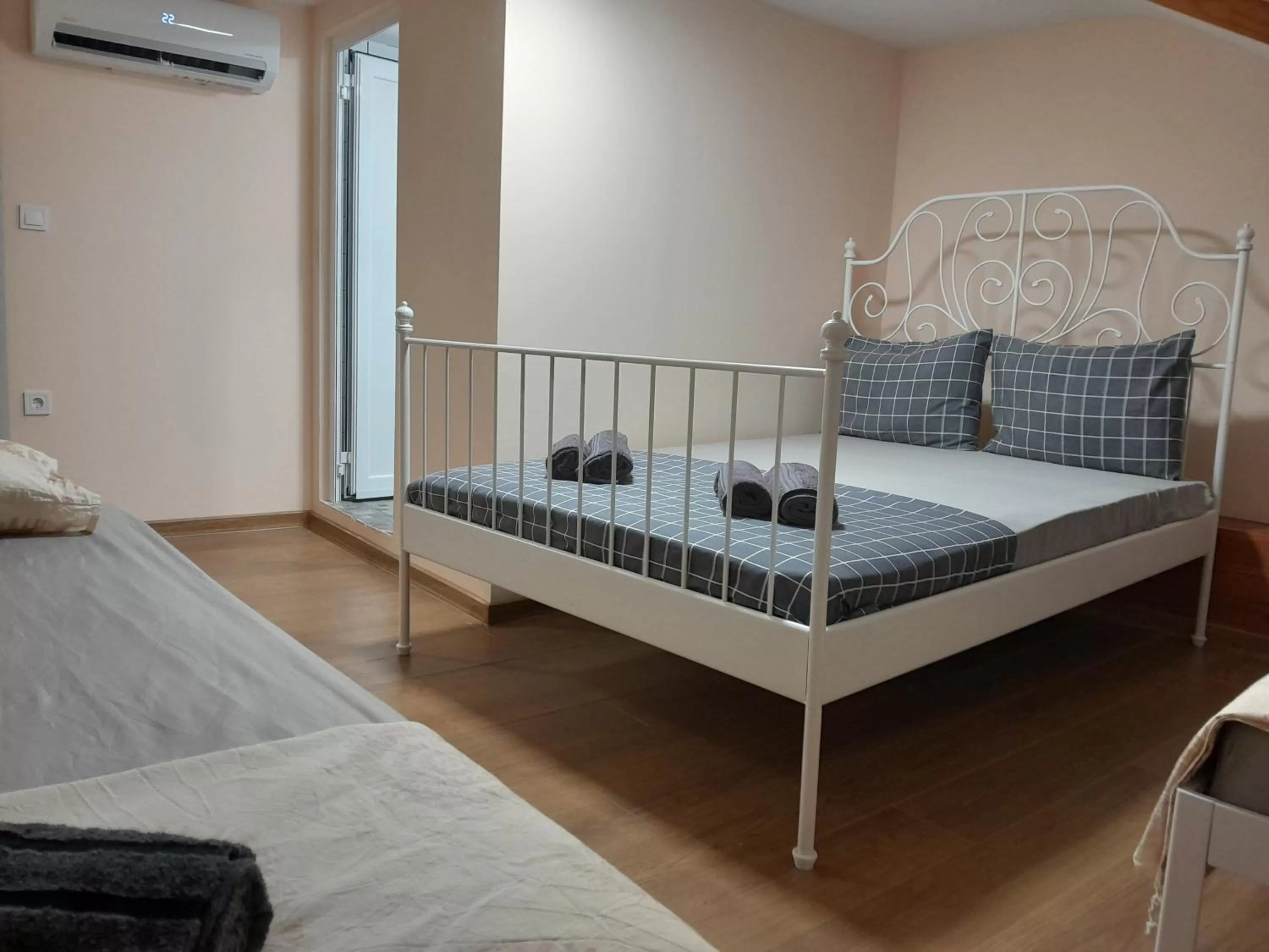 Bed in HANCHO SevenUps - KAPANA Plovdiv Center