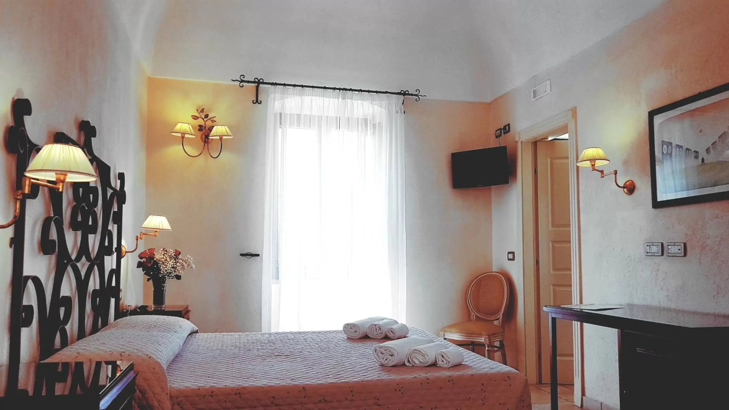 Photo of the whole room, Bed in Relais Sant'Eligio