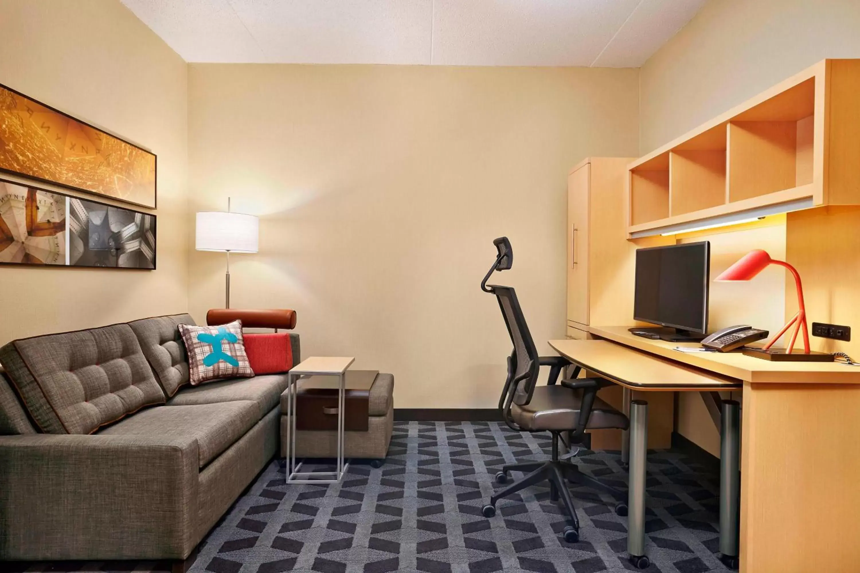 Living room, Seating Area in TownePlace Suites by Marriott London