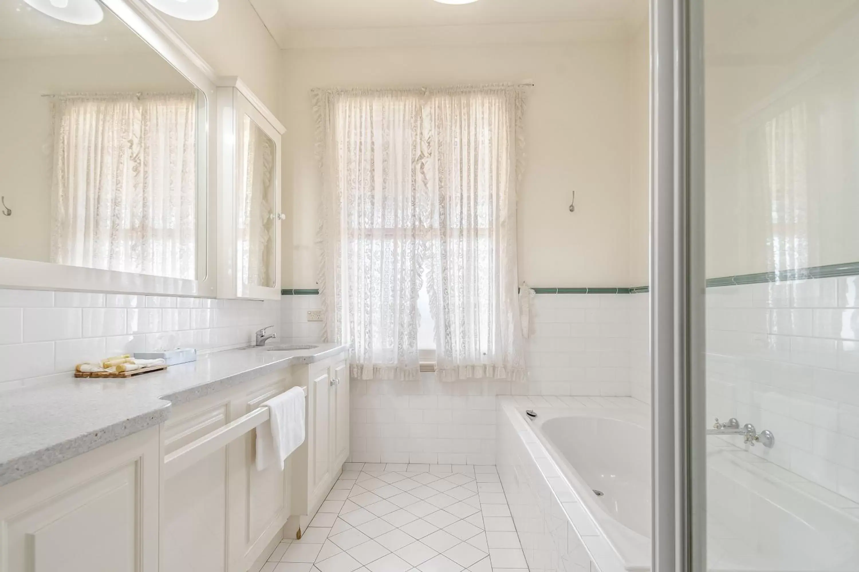 Kitchen/Kitchenette in Ballina Heritage Inn