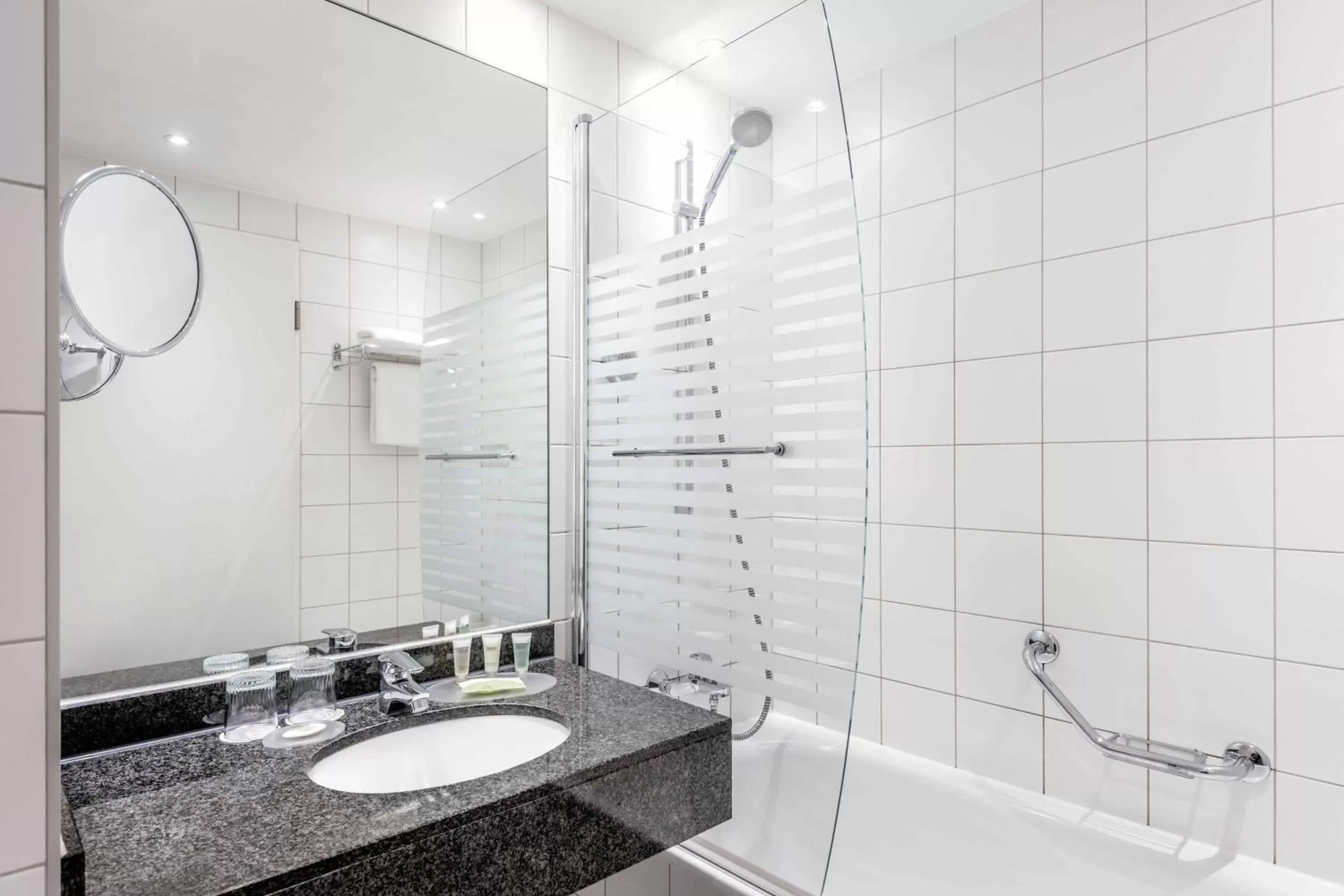 Bathroom in Courtyard by Marriott Munich City Center