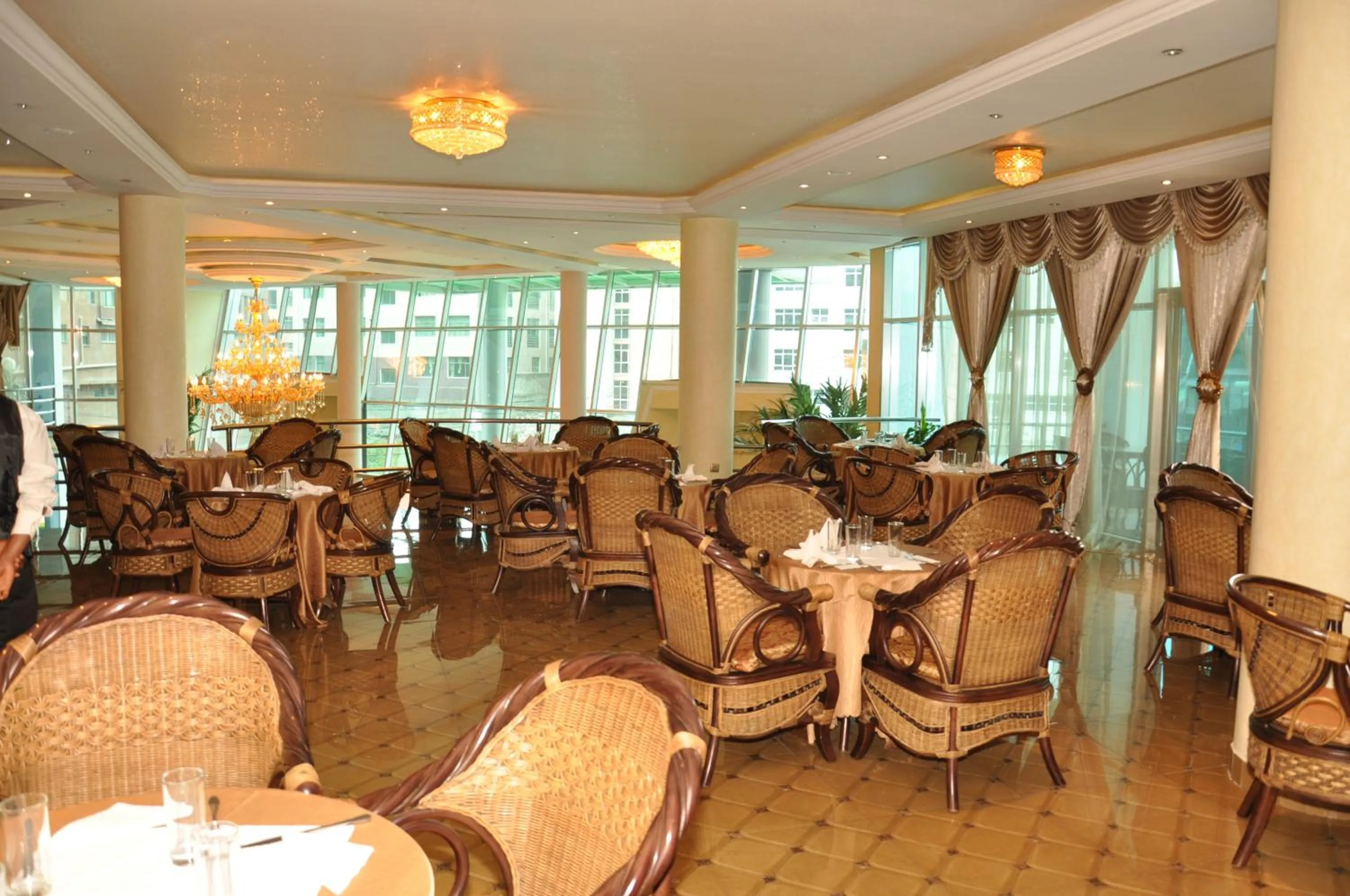 Restaurant/places to eat in Friendship International Hotel