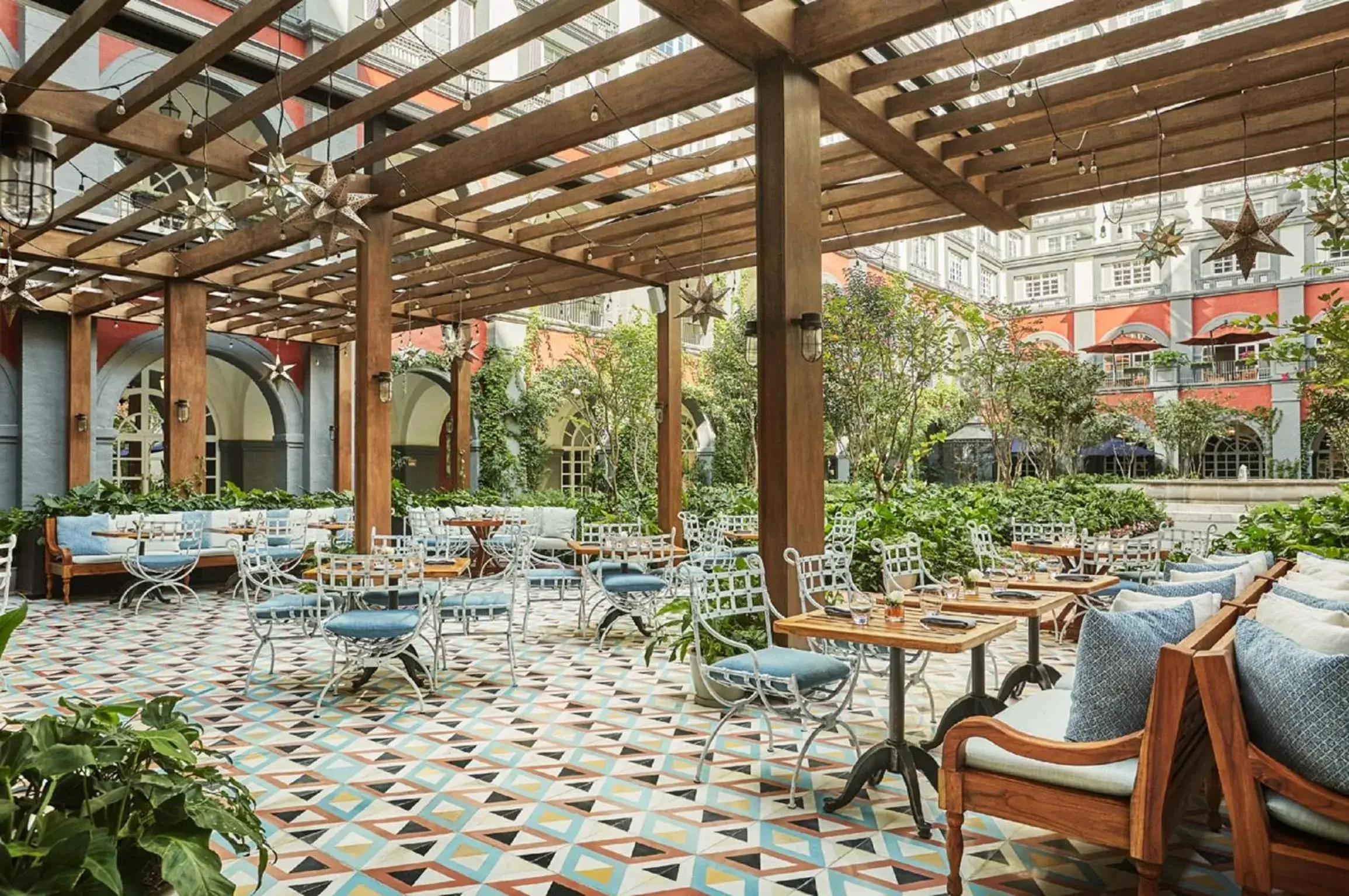 Patio, Restaurant/Places to Eat in Four Seasons Hotel Mexico City
