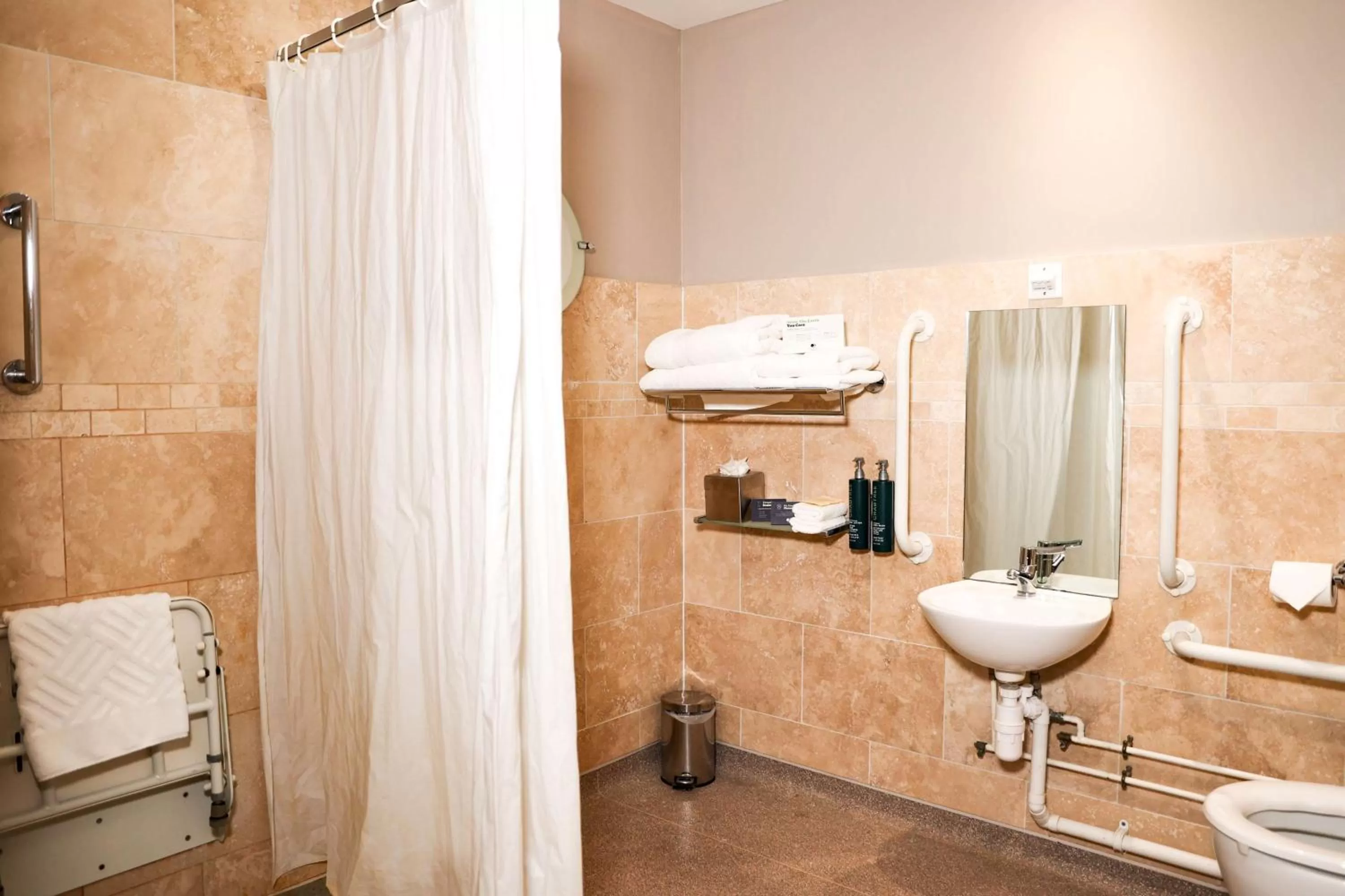 Bathroom in DoubleTree By Hilton Milton Keynes